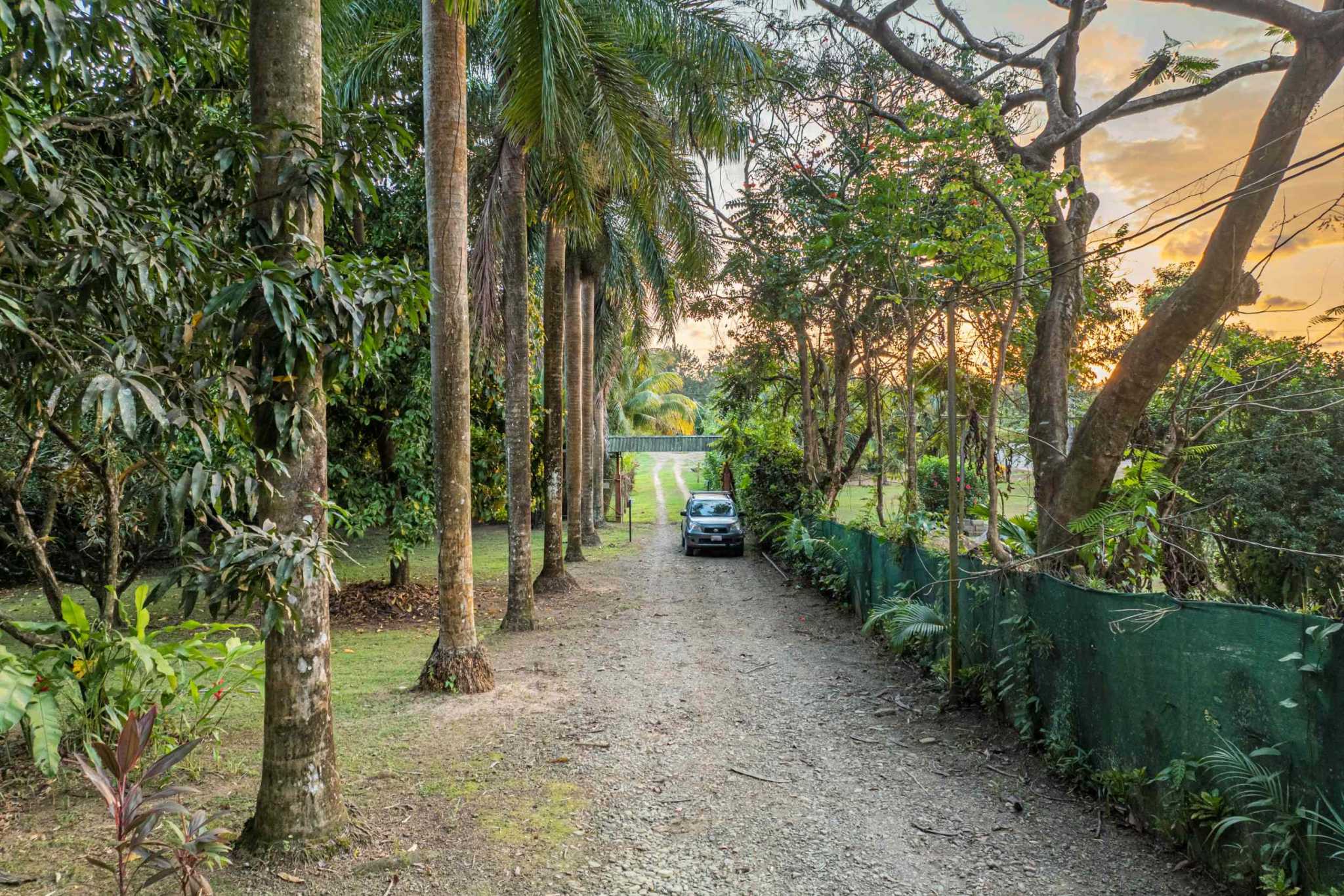 39204 (19) Tropical Paradise with 3-Bedrooms & Small Pool with Income Potential in Hatillo near Dominical Costa Rica