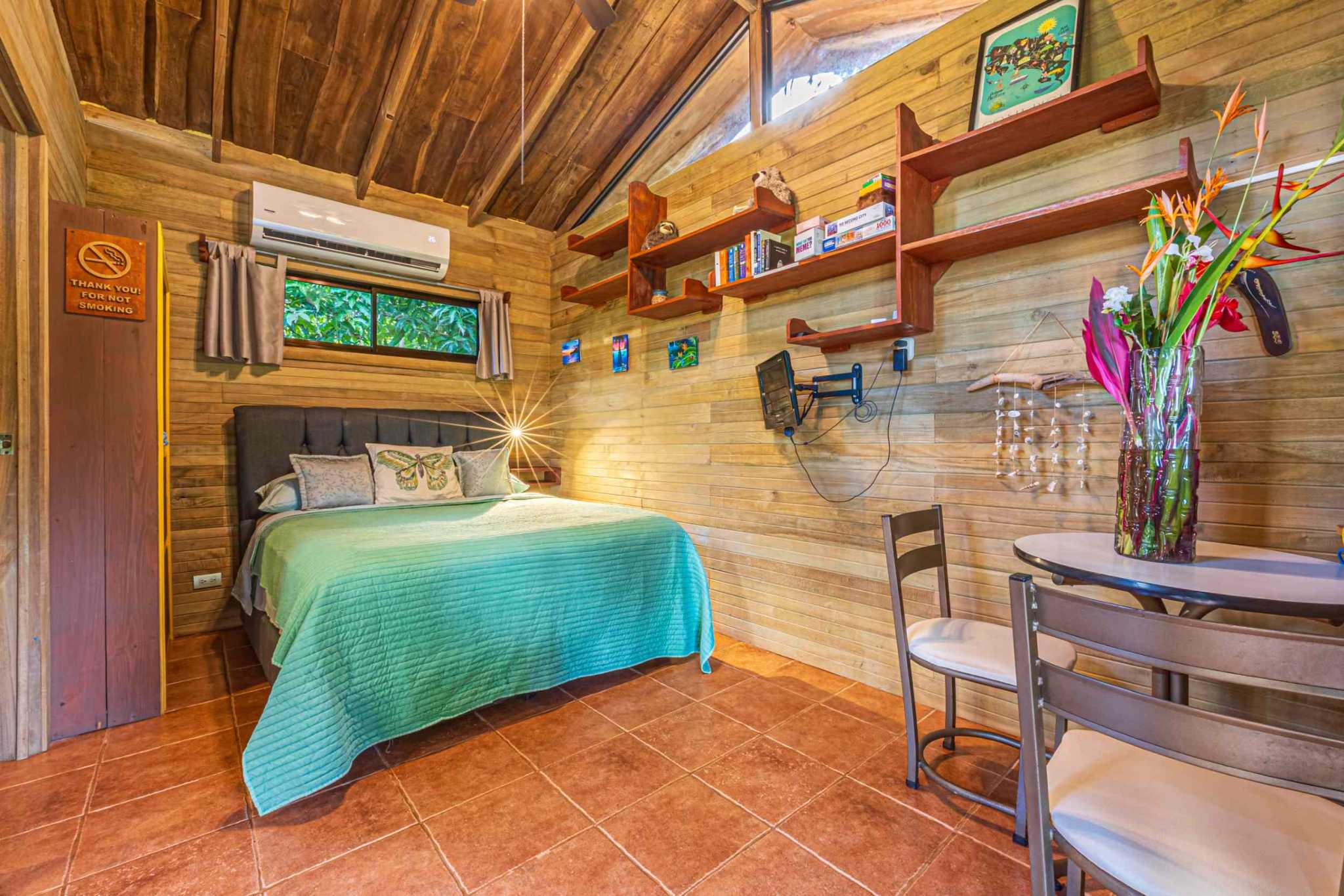 39204 (23) Tropical Paradise with 3-Bedrooms & Small Pool with Income Potential in Hatillo near Dominical Costa Rica
