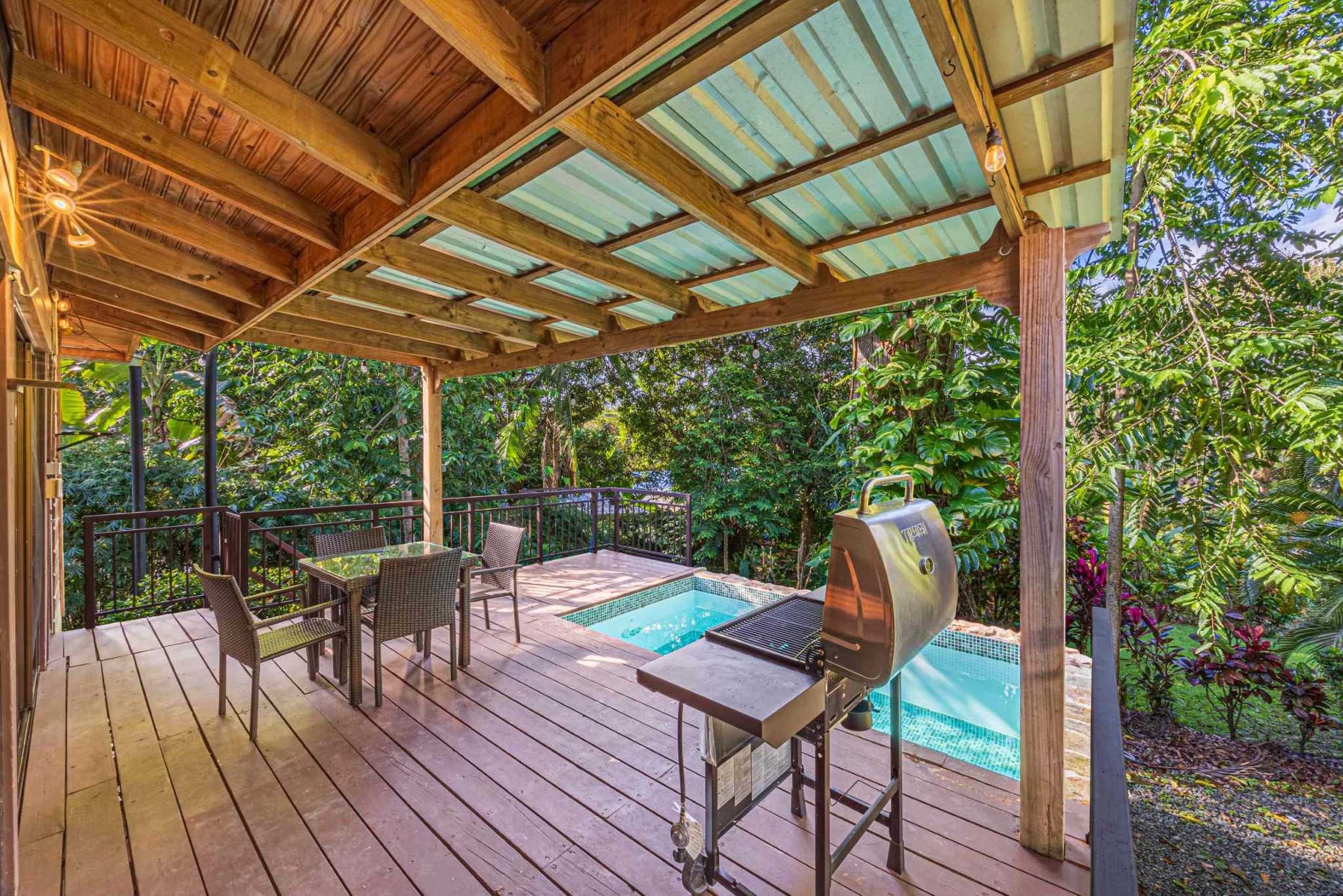 39204 (25) Tropical Paradise with 3-Bedrooms & Small Pool with Income Potential in Hatillo near Dominical Costa Rica