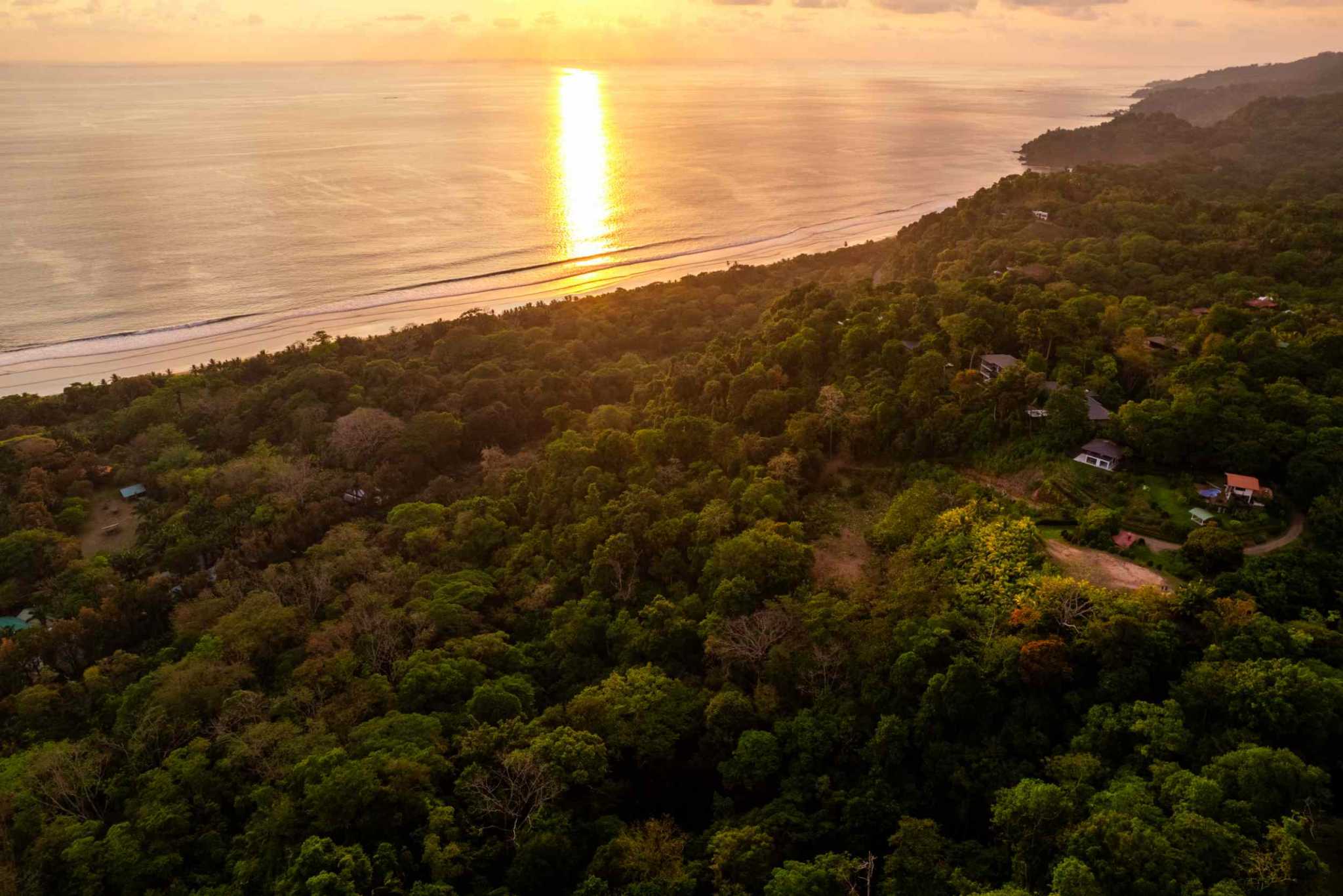 39540 (5) Ultra-Luxury Coastal 5-Bedroom, 10 Acre Estate with Iconic Whale’s Tail Views & Room to Build More in Uvita Costa Rica