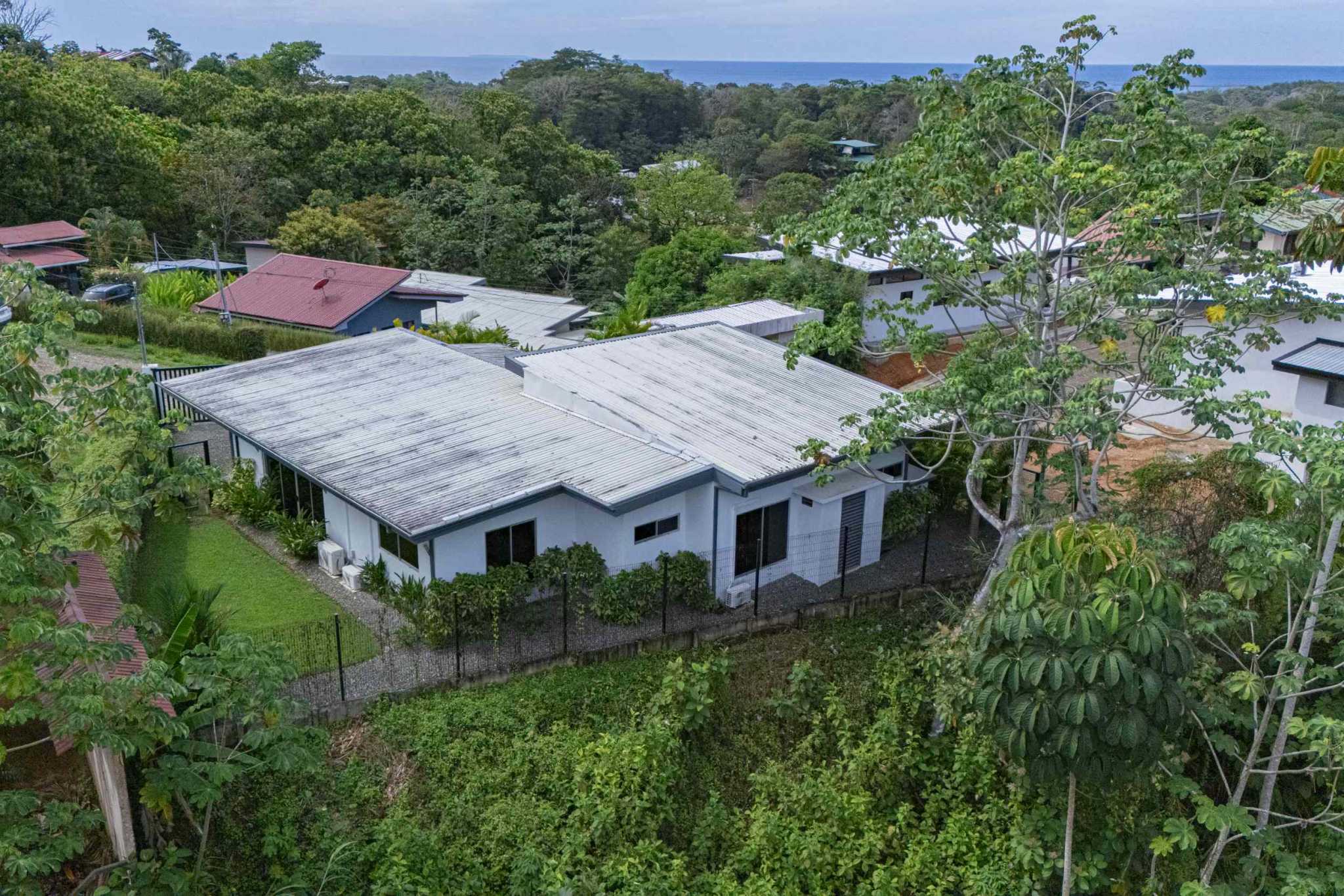 39572 (8) Cozy Turnkey 3-Bedroom Home with Pool in Uvita Costa Rica