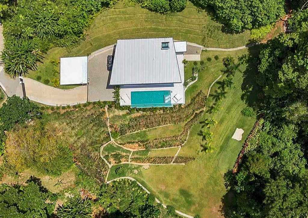 Brand New Luxurious 4-Bed House – a Marvel of Craftsmanship, Construction and Design with Sunset Ocean Views, Jungle Immersion & Mountain Surroundings in Ojochal Costa Rica photo 8
