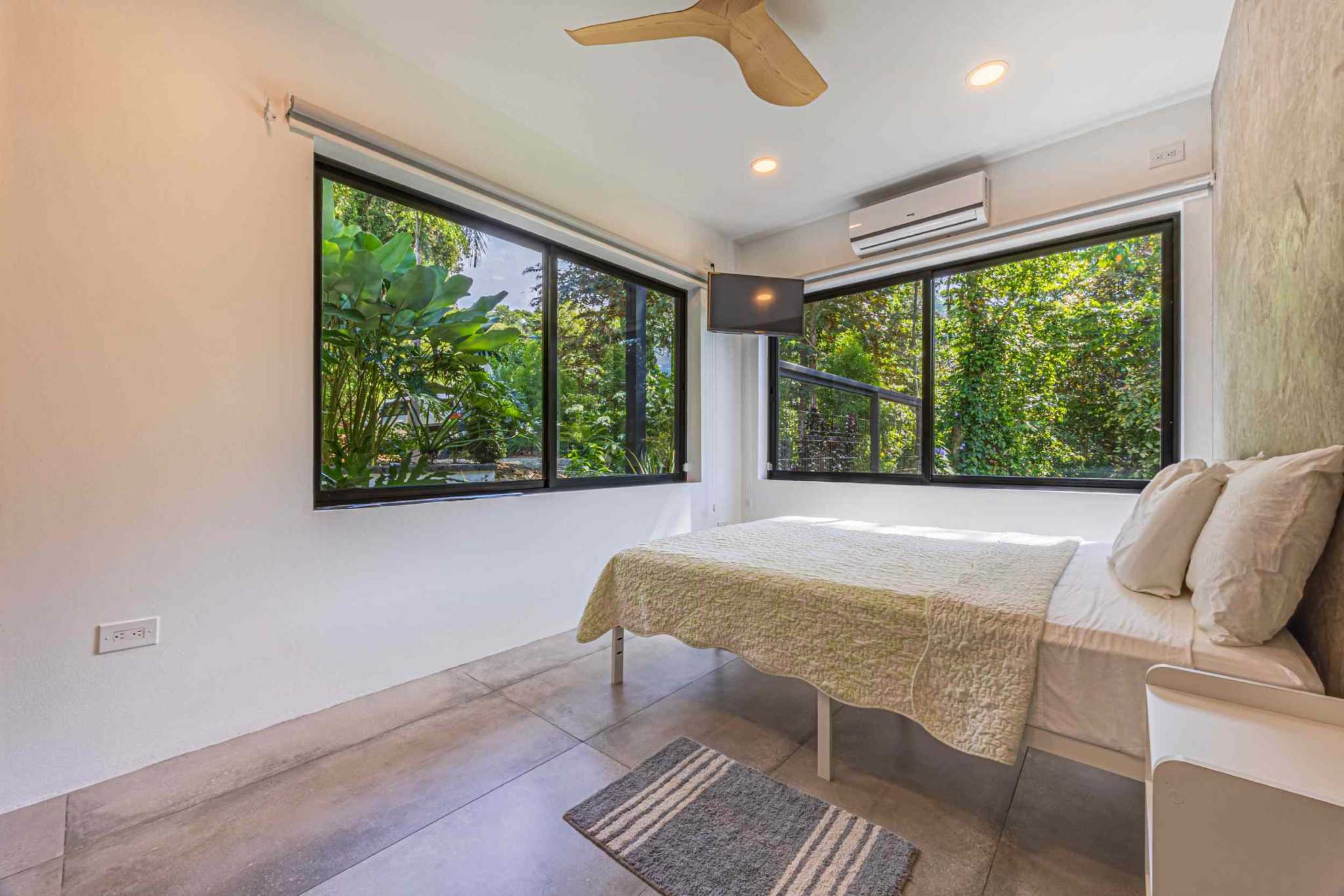 39980 (40) Private Luxury Retreat Ocean View 6-Bedroom Home in Paradise Breezes – A Private Retreat Near Dominical Costa Rica