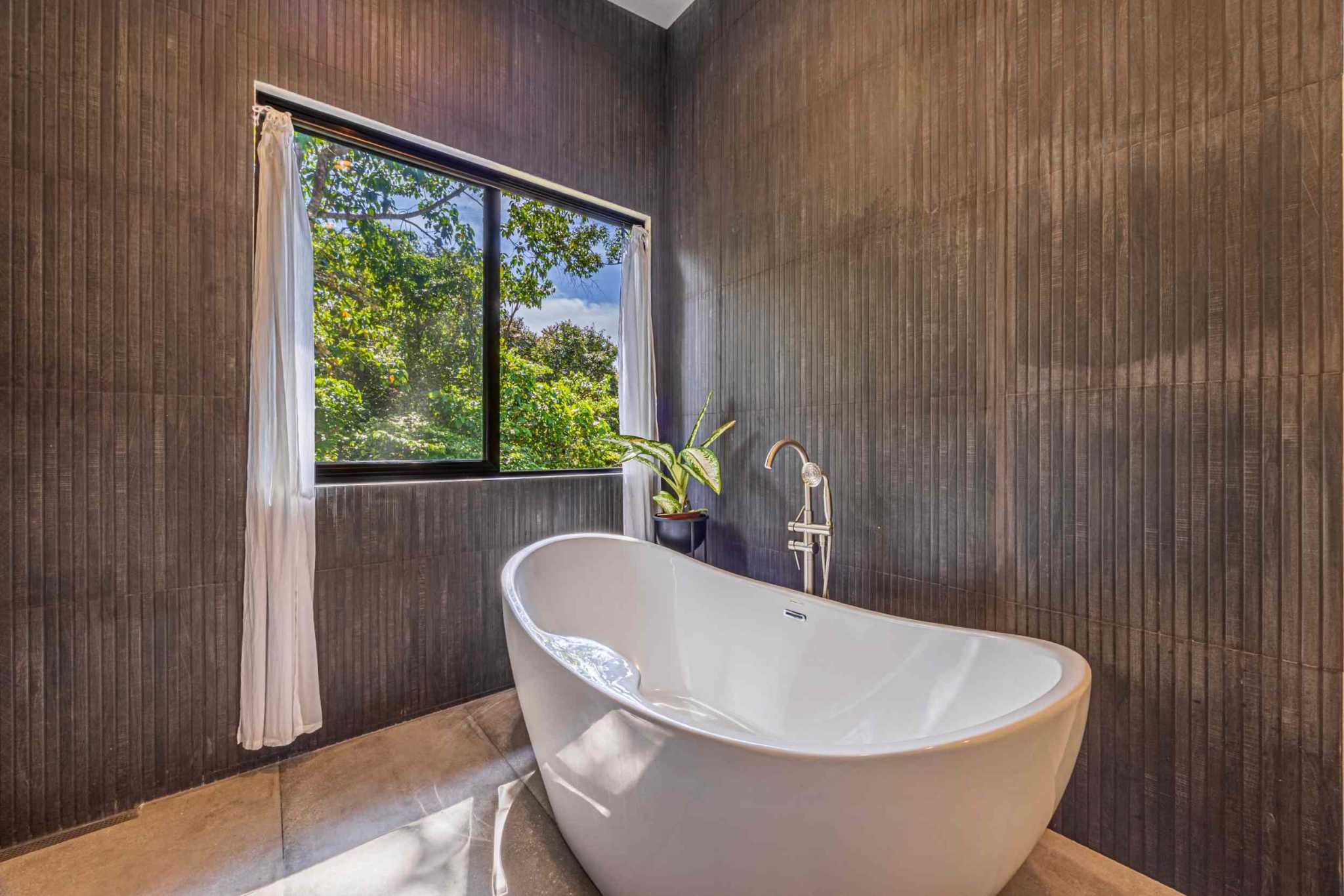 39980 (2) Private Luxury Retreat Ocean View 6-Bedroom Home in Paradise Breezes – A Private Retreat Near Dominical Costa Rica