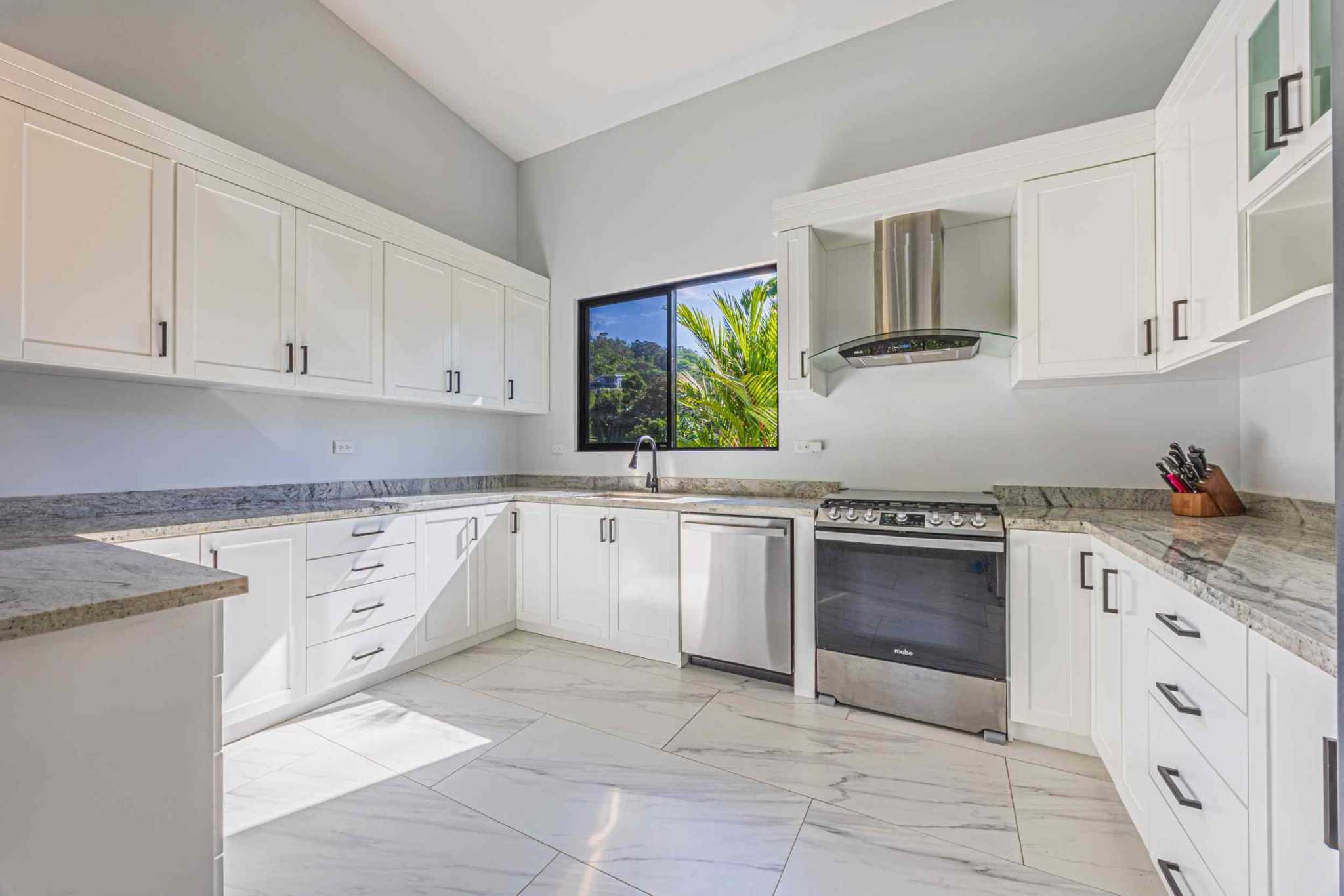 Modern 3-Bedroom Villa on 1.5 Acres of Lush Jungle and Elegance in the Hills of Uvita Costa Rica