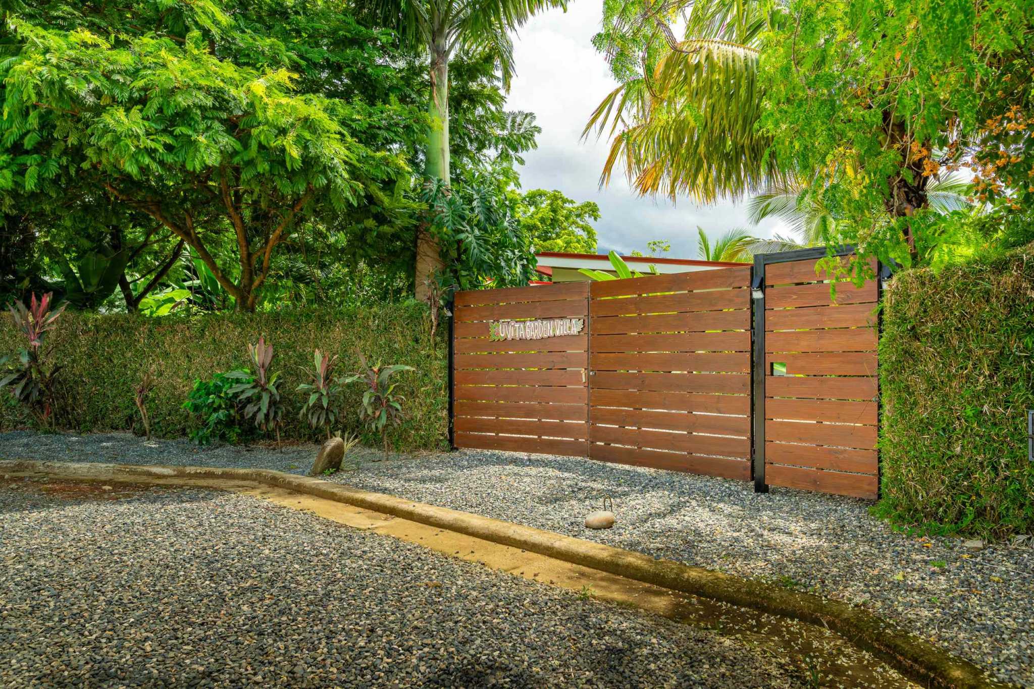 40266 (11) Garden 4-Bedroom Villa with Casita, Walking Distance to Town in Uvita Costa Rica