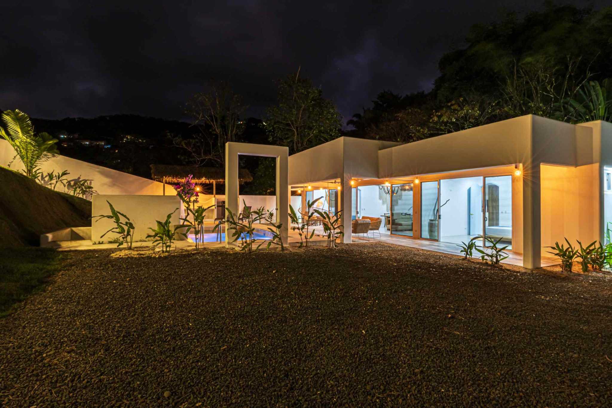 40207 (9) Luxury 3-Bedroom Villa with Elegance, Privacy and Comfort in Uvita Costa Rica