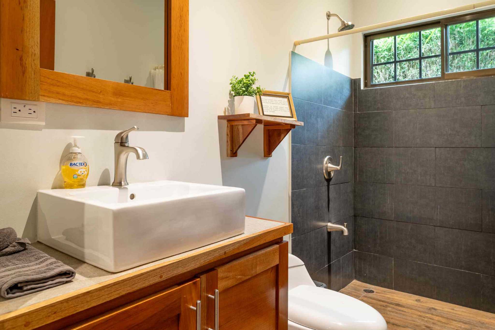40266 (30) Garden 4-Bedroom Villa with Casita, Walking Distance to Town in Uvita Costa Rica