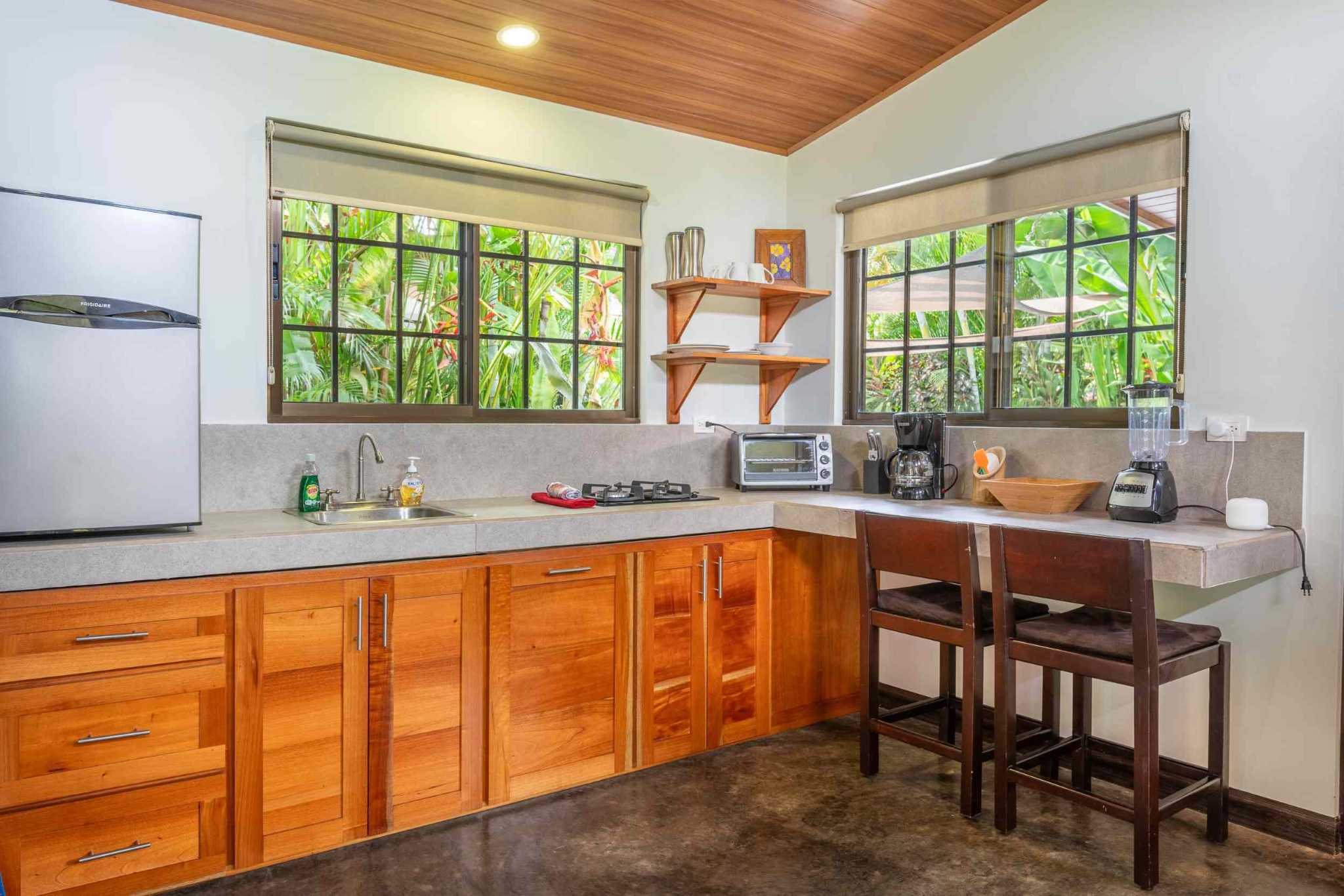 40266 (35) Garden 4-Bedroom Villa with Casita, Walking Distance to Town in Uvita Costa Rica