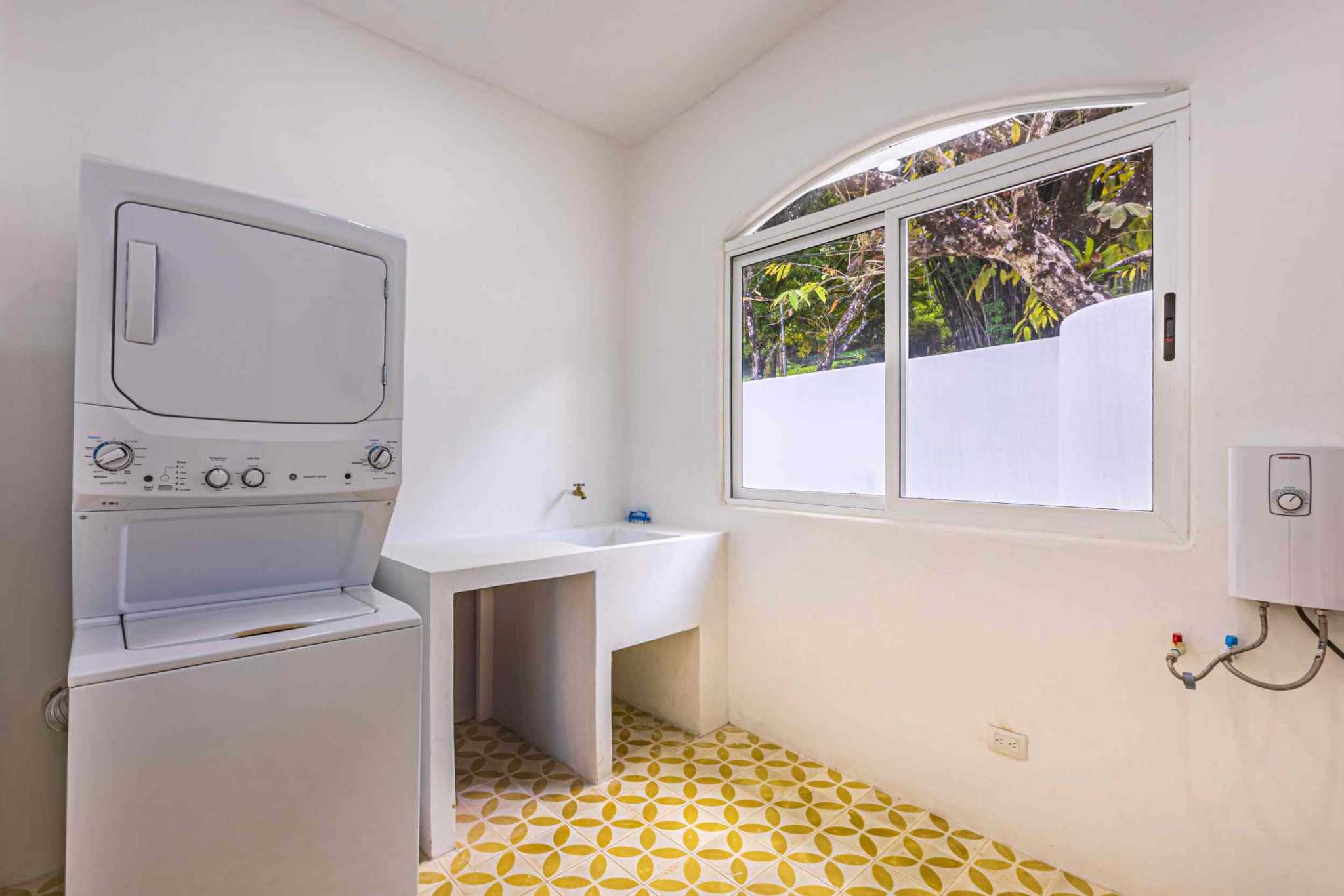 40207 (20) Luxury 3-Bedroom Villa with Elegance, Privacy and Comfort in Uvita Costa Rica