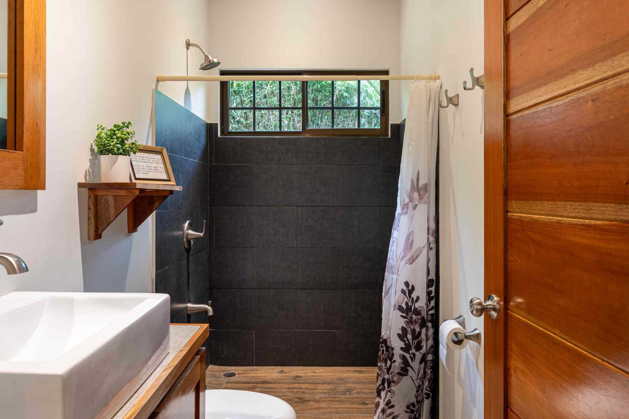 40266 (56) Garden 4-Bedroom Villa with Casita, Walking Distance to Town in Uvita Costa Rica