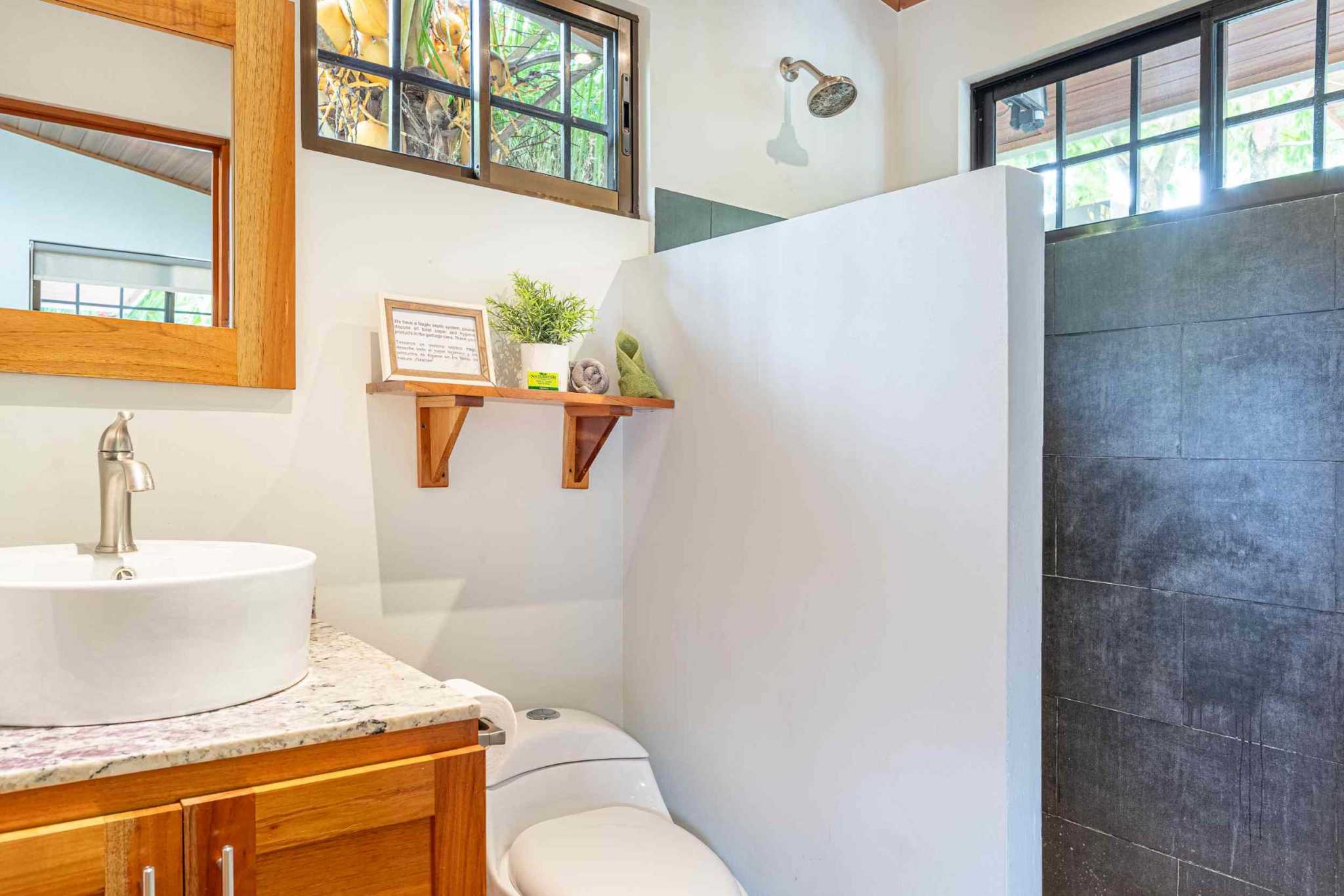 40266 (61) Garden 4-Bedroom Villa with Casita, Walking Distance to Town in Uvita Costa Rica