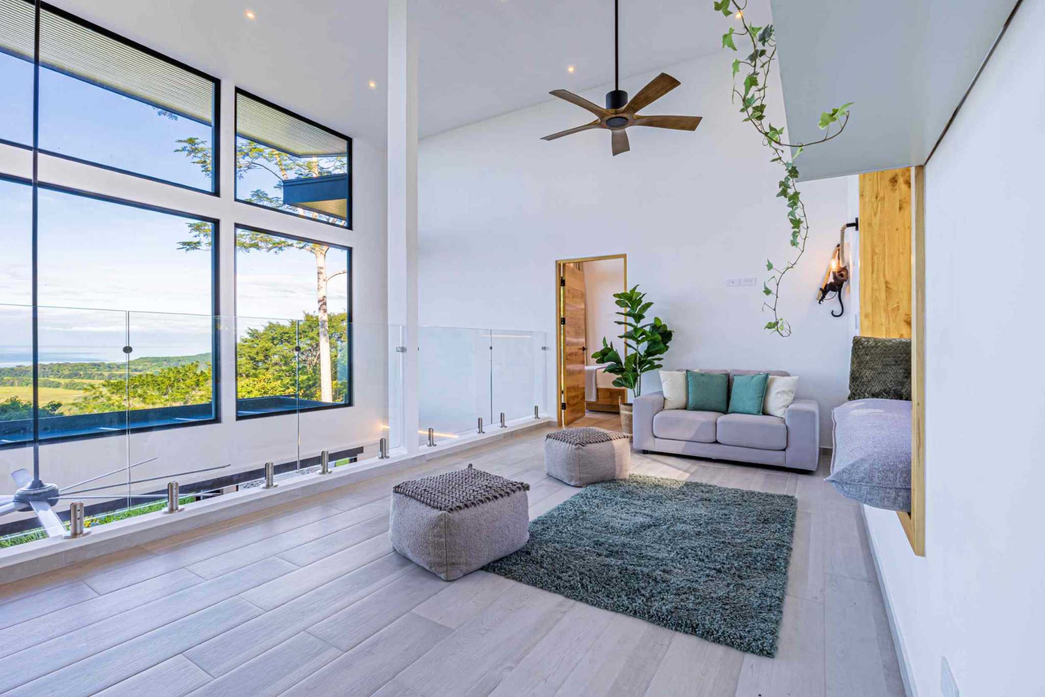 Luxury Ocean View 4-Bedroom Villa with Infinity Pool in Hatillo near Dominical Costa Rica