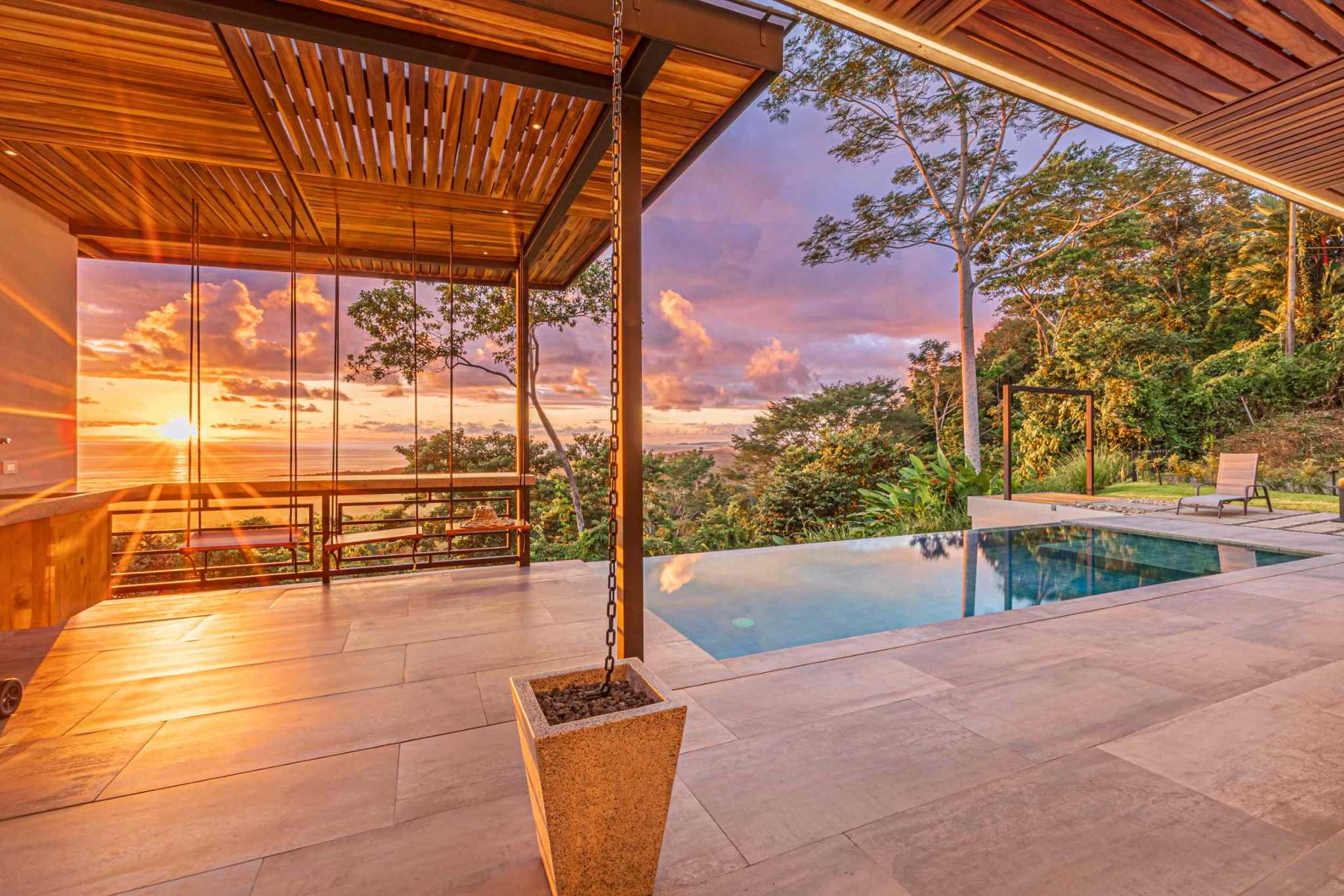 Luxury Ocean View 4-Bedroom Villa with Infinity Pool in Hatillo near Dominical Costa Rica
