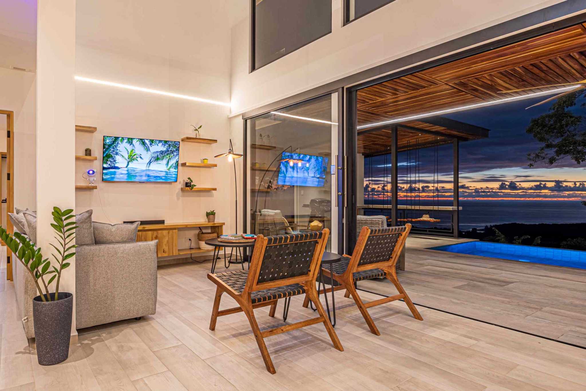 Luxury Ocean View 4-Bedroom Villa with Infinity Pool in Hatillo near Dominical Costa Rica