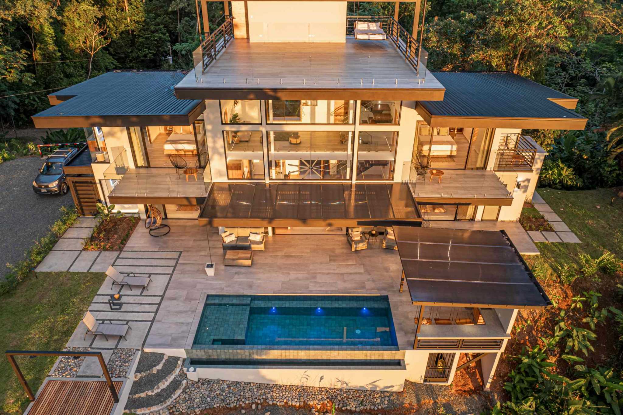 Luxury Ocean View 4-Bedroom Villa with Infinity Pool in Hatillo near Dominical Costa Rica