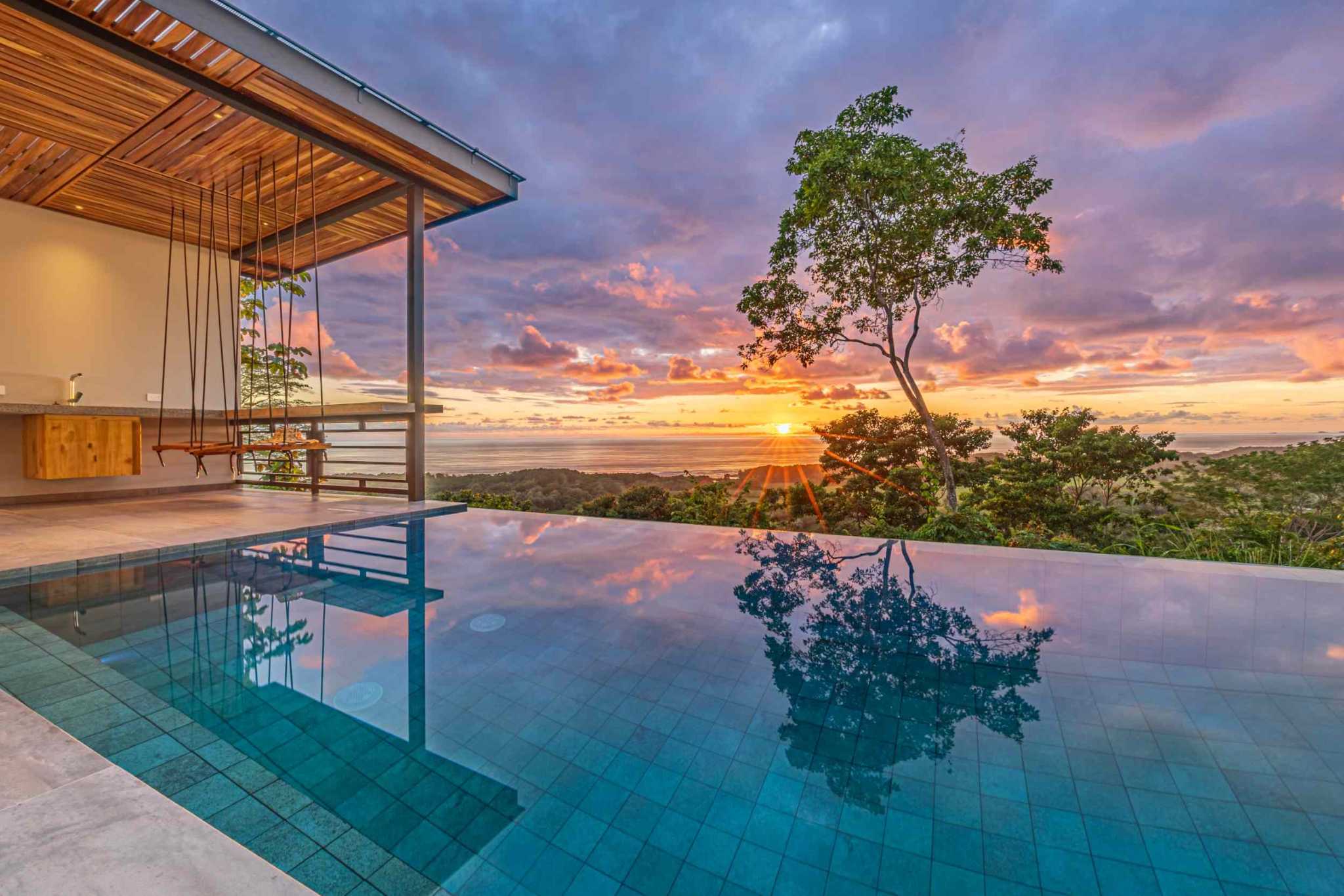 Luxury Ocean View 4-Bedroom Villa with Infinity Pool in Hatillo near Dominical Costa Rica