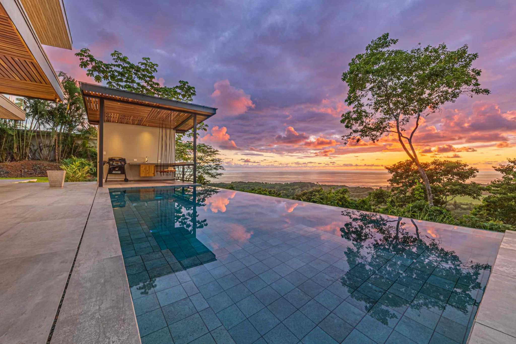 Luxury Ocean View 4-Bedroom Villa with Infinity Pool in Hatillo near Dominical Costa Rica