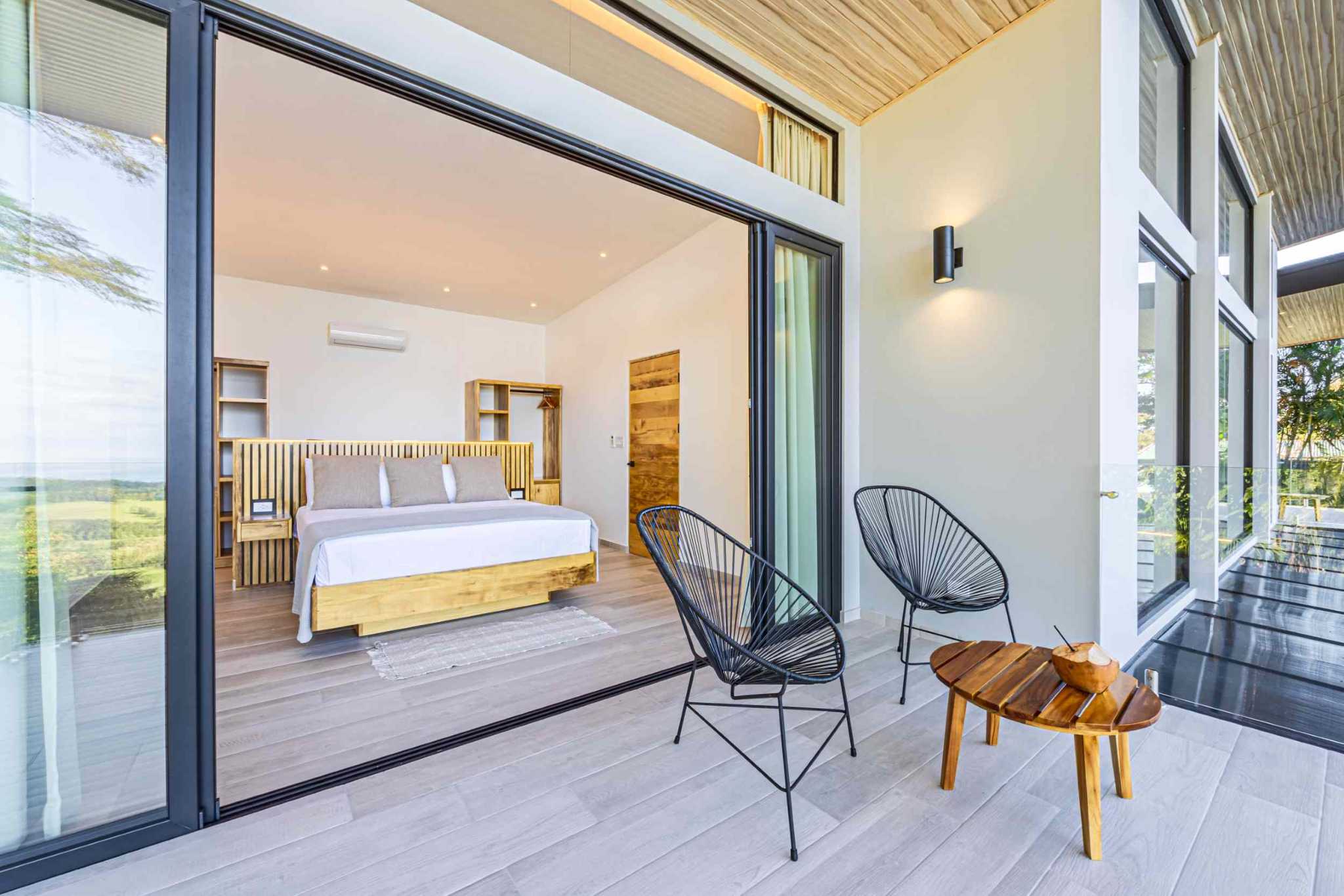 Luxury Ocean View 4-Bedroom Villa with Infinity Pool in Hatillo near Dominical Costa Rica