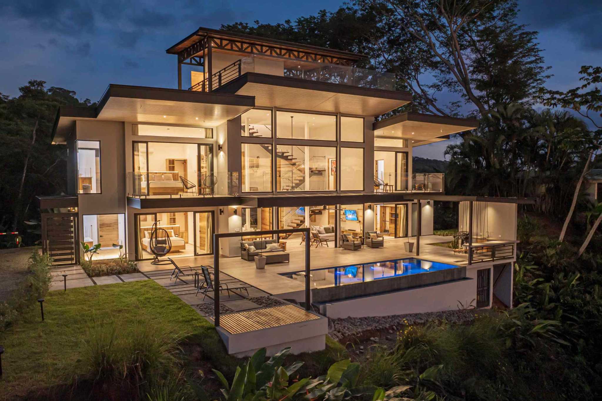 Luxury Ocean View 4-Bedroom Villa with Infinity Pool in Hatillo near Dominical Costa Rica