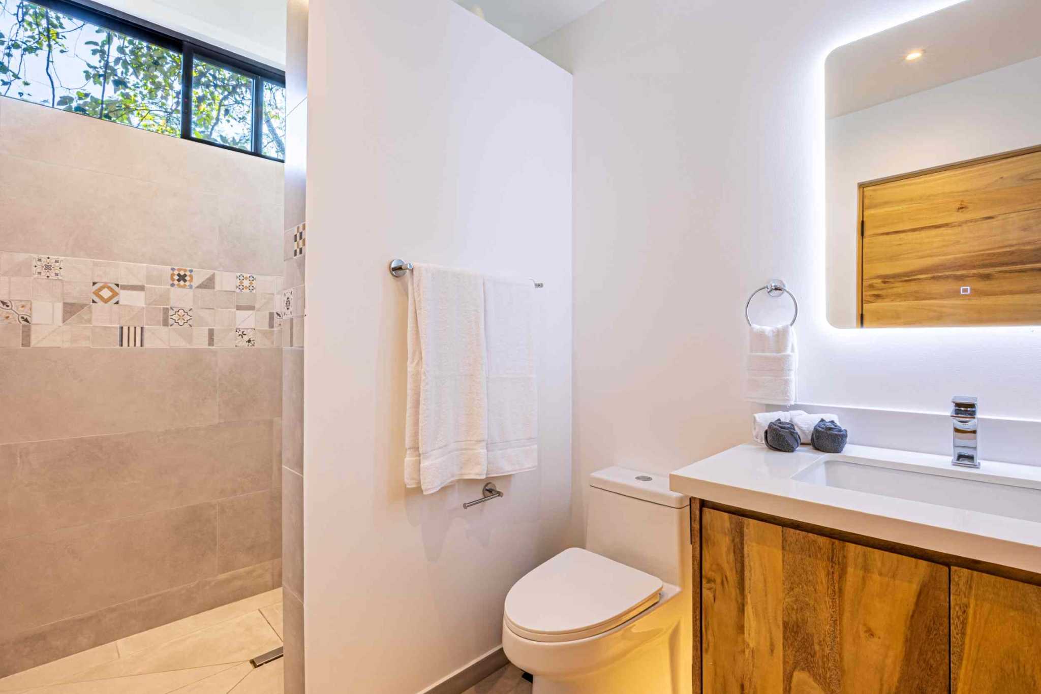 Luxury Ocean View 4-Bedroom Villa with Infinity Pool in Hatillo near Dominical Costa Rica