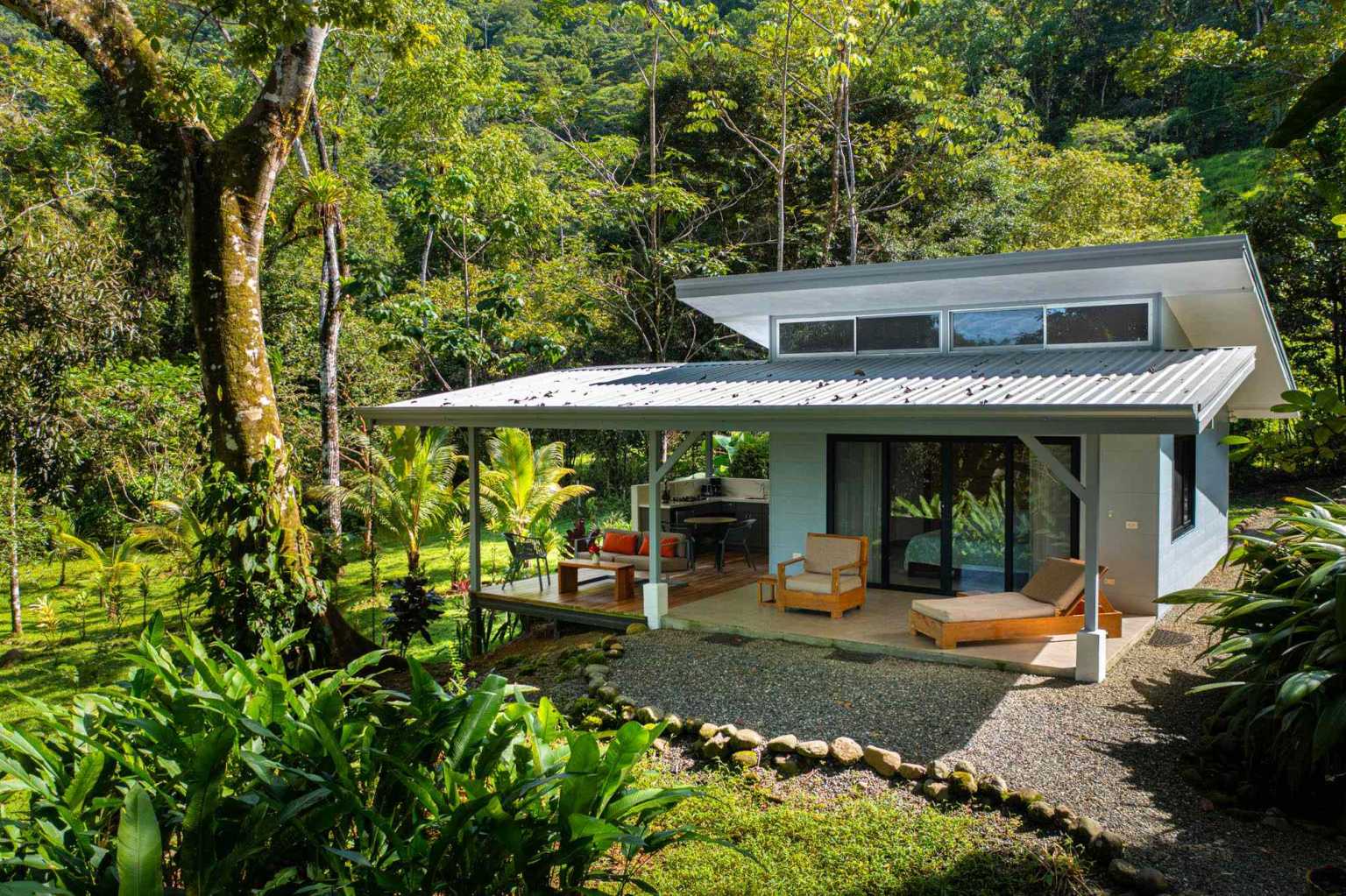 41105 (80) Estate Property in Prime Escaleras Area with Multi-Use Options, Perfect for Residential or Small Hotel in Escalares above Dominicalito Costa Rica