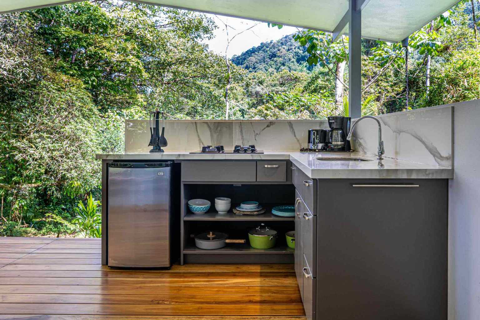 41105 (82) Estate Property in Prime Escaleras Area with Multi-Use Options, Perfect for Residential or Small Hotel in Escalares above Dominicalito Costa Rica