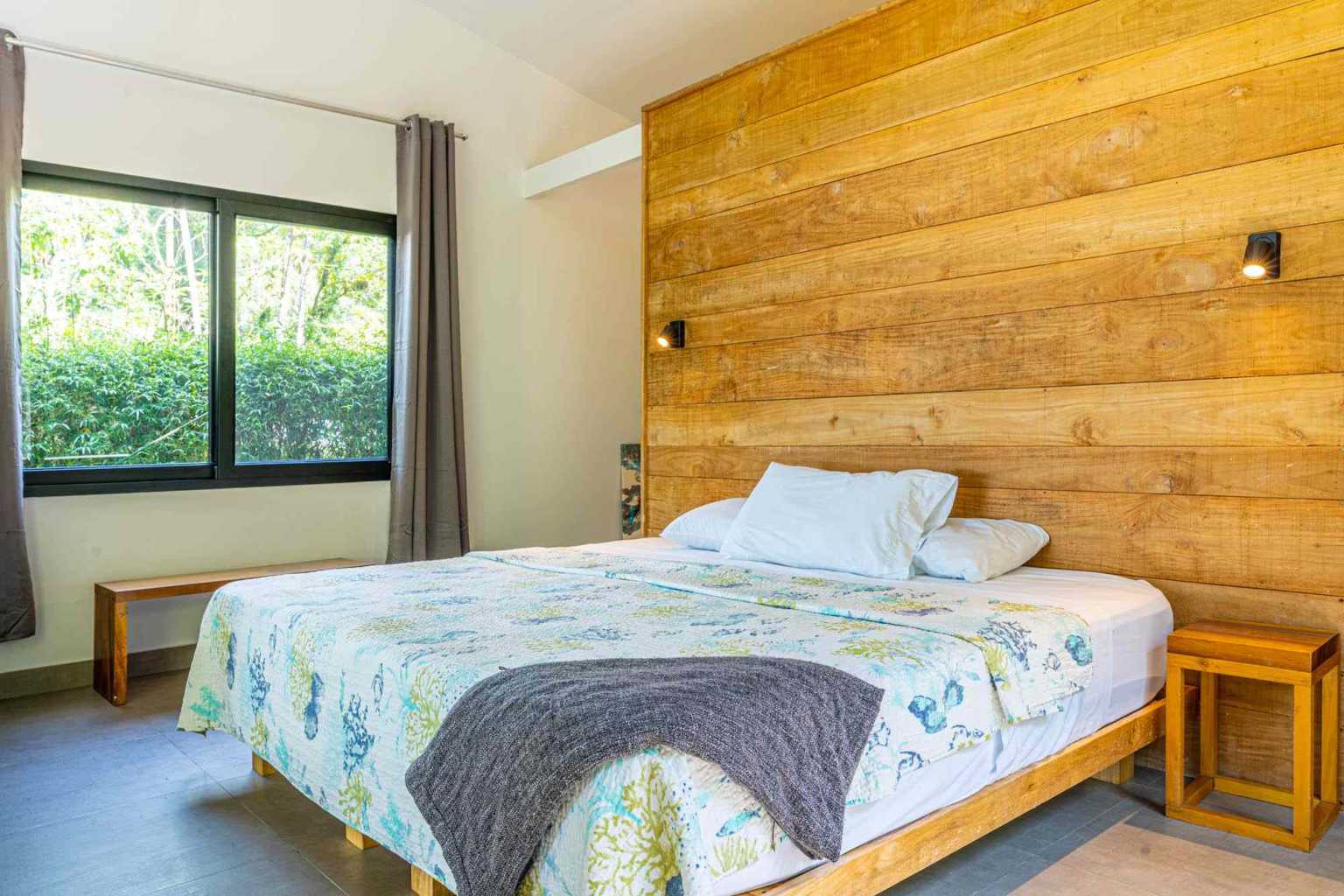 41105 (85) Estate Property in Prime Escaleras Area with Multi-Use Options, Perfect for Residential or Small Hotel in Escalares above Dominicalito Costa Rica
