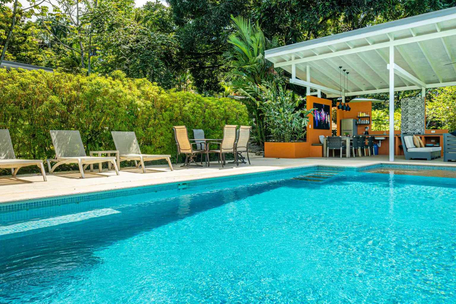 41105 (87) Estate Property in Prime Escaleras Area with Multi-Use Options, Perfect for Residential or Small Hotel in Escalares above Dominicalito Costa Rica