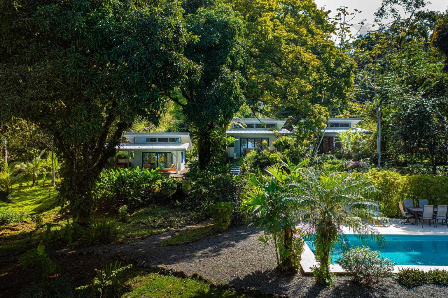 41105 (94) Estate Property in Prime Escaleras Area with Multi-Use Options, Perfect for Residential or Small Hotel in Escalares above Dominicalito Costa Rica