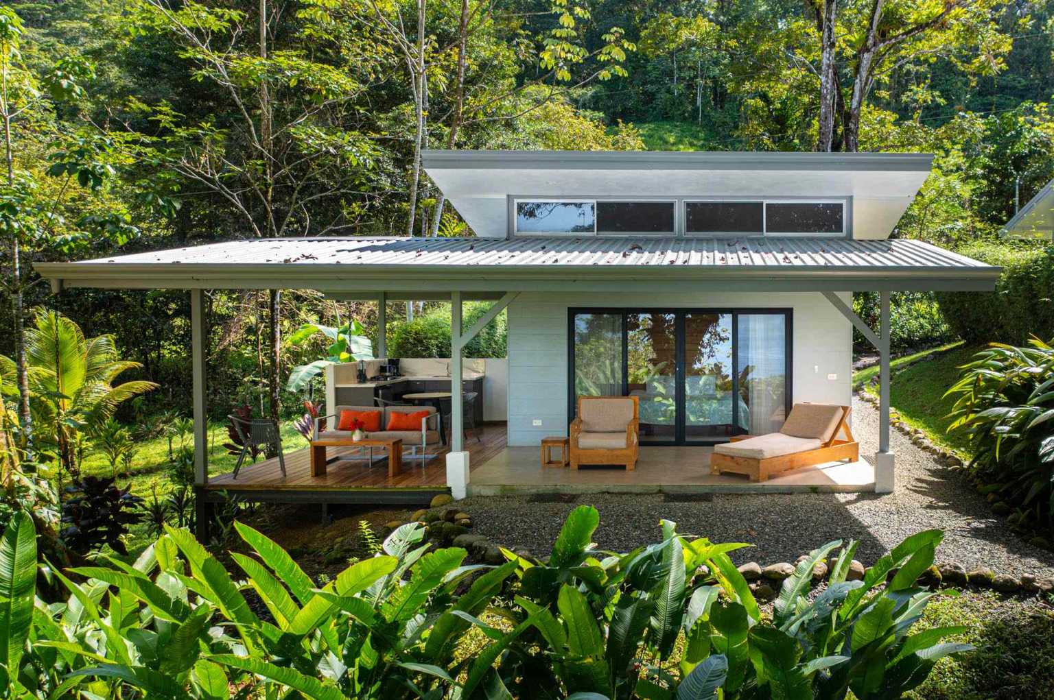 41105 (95) Estate Property in Prime Escaleras Area with Multi-Use Options, Perfect for Residential or Small Hotel in Escalares above Dominicalito Costa Rica