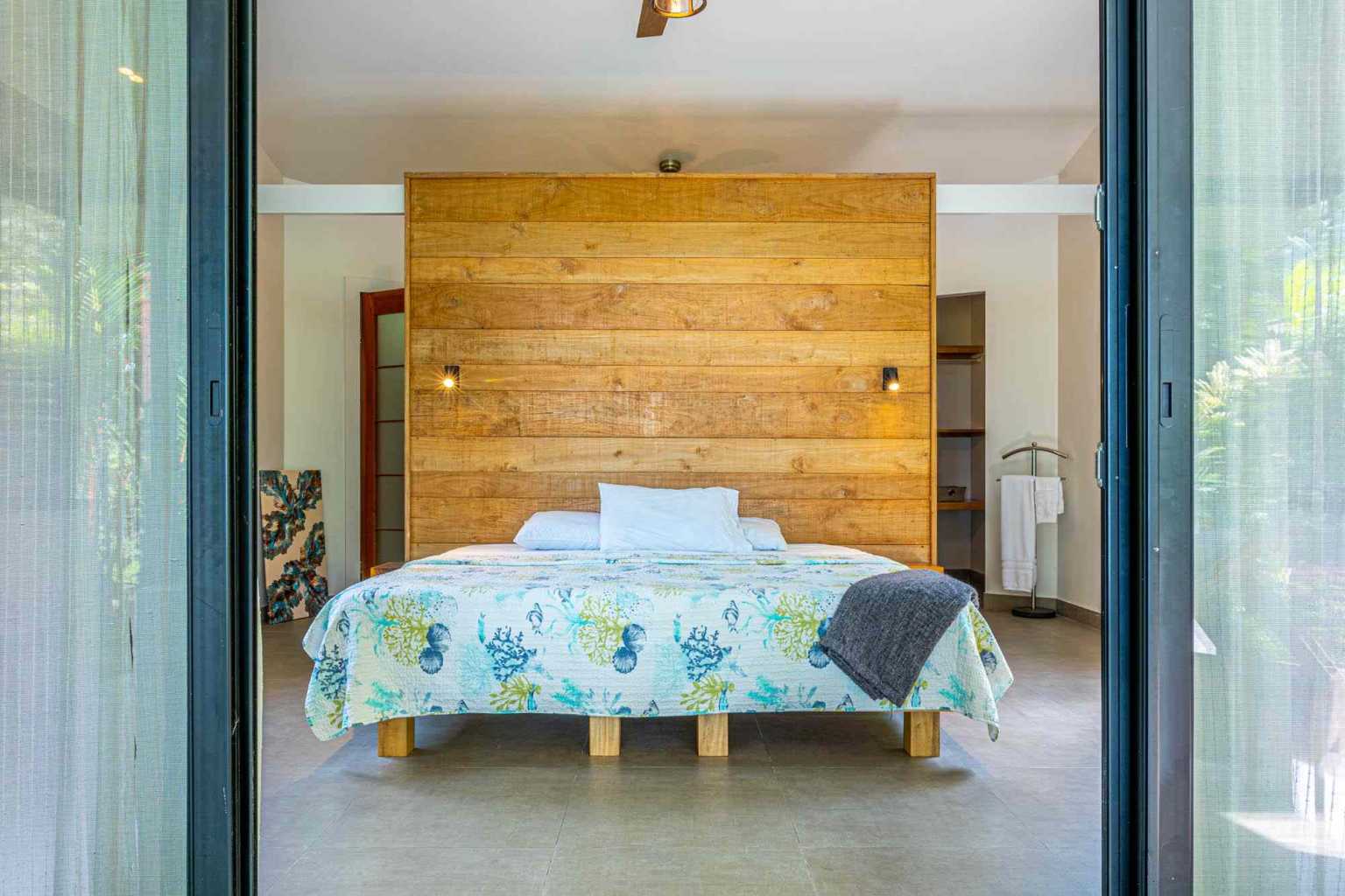 41105 (17) Estate Property in Prime Escaleras Area with Multi-Use Options, Perfect for Residential or Small Hotel in Escalares above Dominicalito Costa Rica