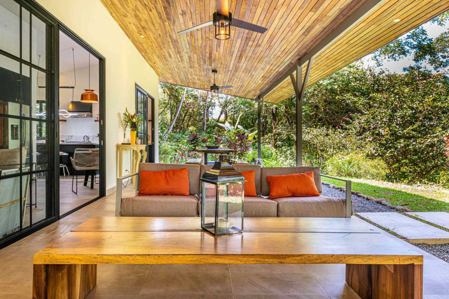 41105 (26) Estate Property in Prime Escaleras Area with Multi-Use Options, Perfect for Residential or Small Hotel in Escalares above Dominicalito Costa Rica