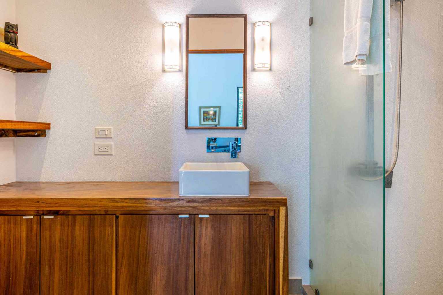 41105 (34) Estate Property in Prime Escaleras Area with Multi-Use Options, Perfect for Residential or Small Hotel in Escalares above Dominicalito Costa Rica