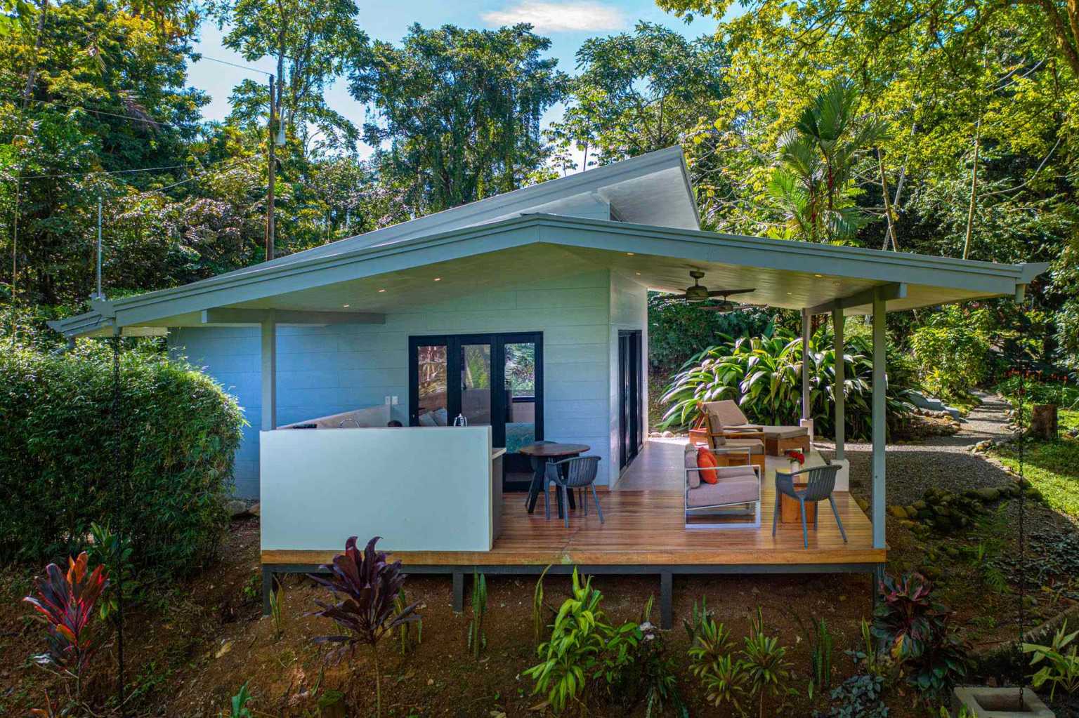 41105 (43) Estate Property in Prime Escaleras Area with Multi-Use Options, Perfect for Residential or Small Hotel in Escalares above Dominicalito Costa Rica