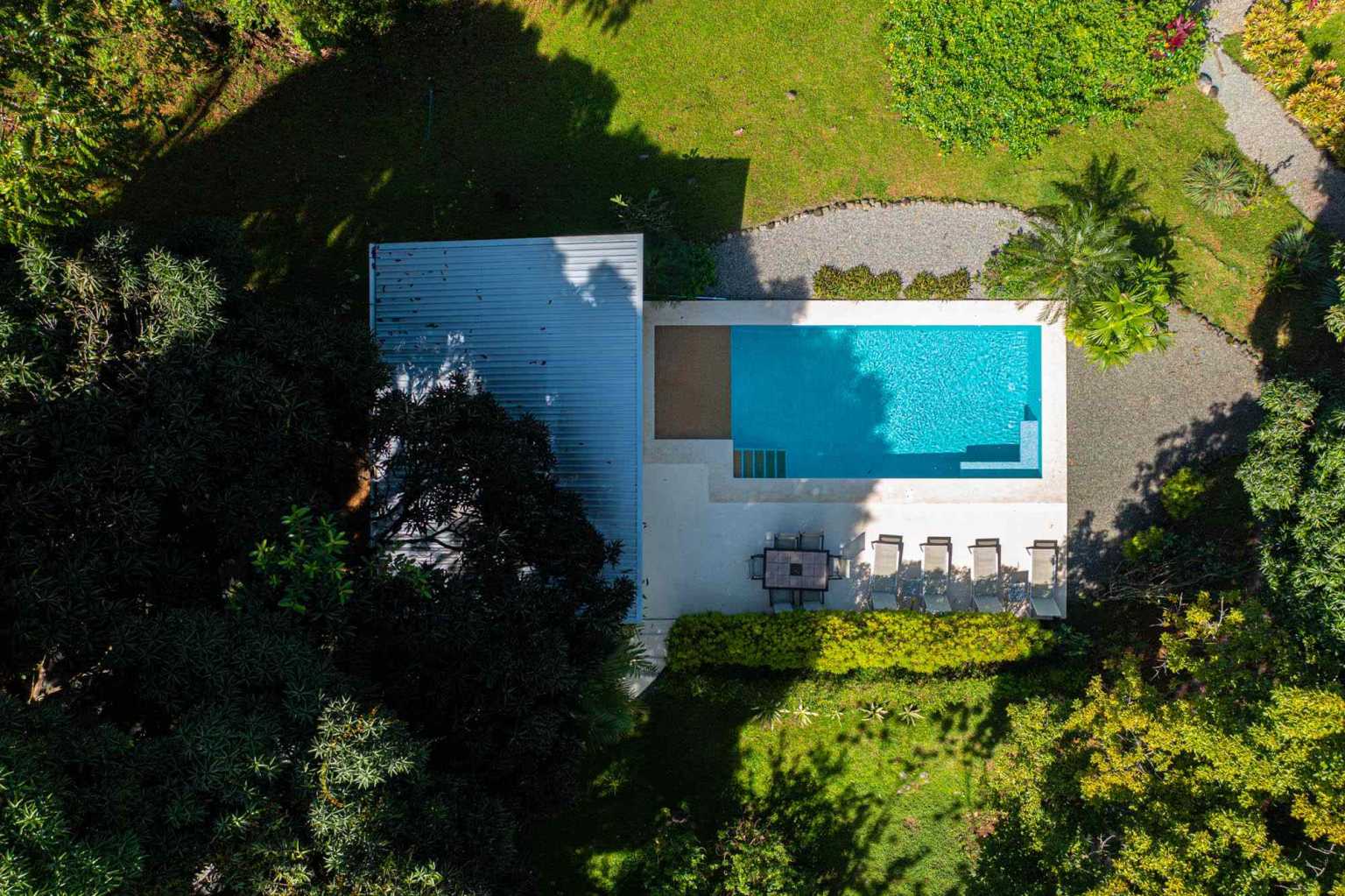 41105 (44) Estate Property in Prime Escaleras Area with Multi-Use Options, Perfect for Residential or Small Hotel in Escalares above Dominicalito Costa Rica