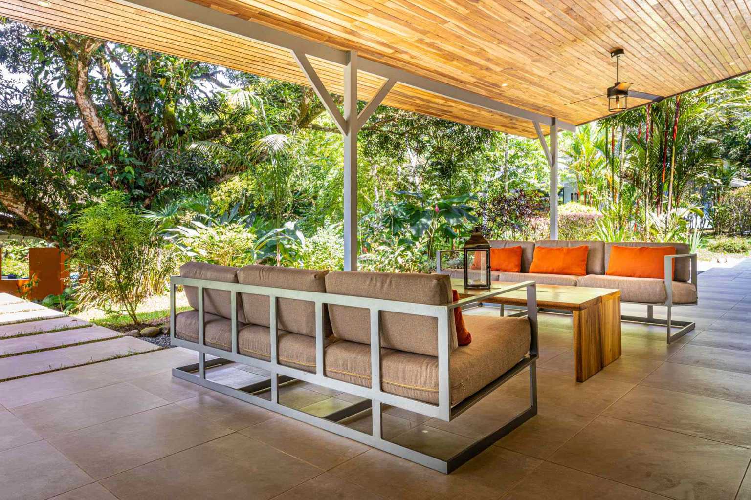 41105 (64) Estate Property in Prime Escaleras Area with Multi-Use Options, Perfect for Residential or Small Hotel in Escalares above Dominicalito Costa Rica