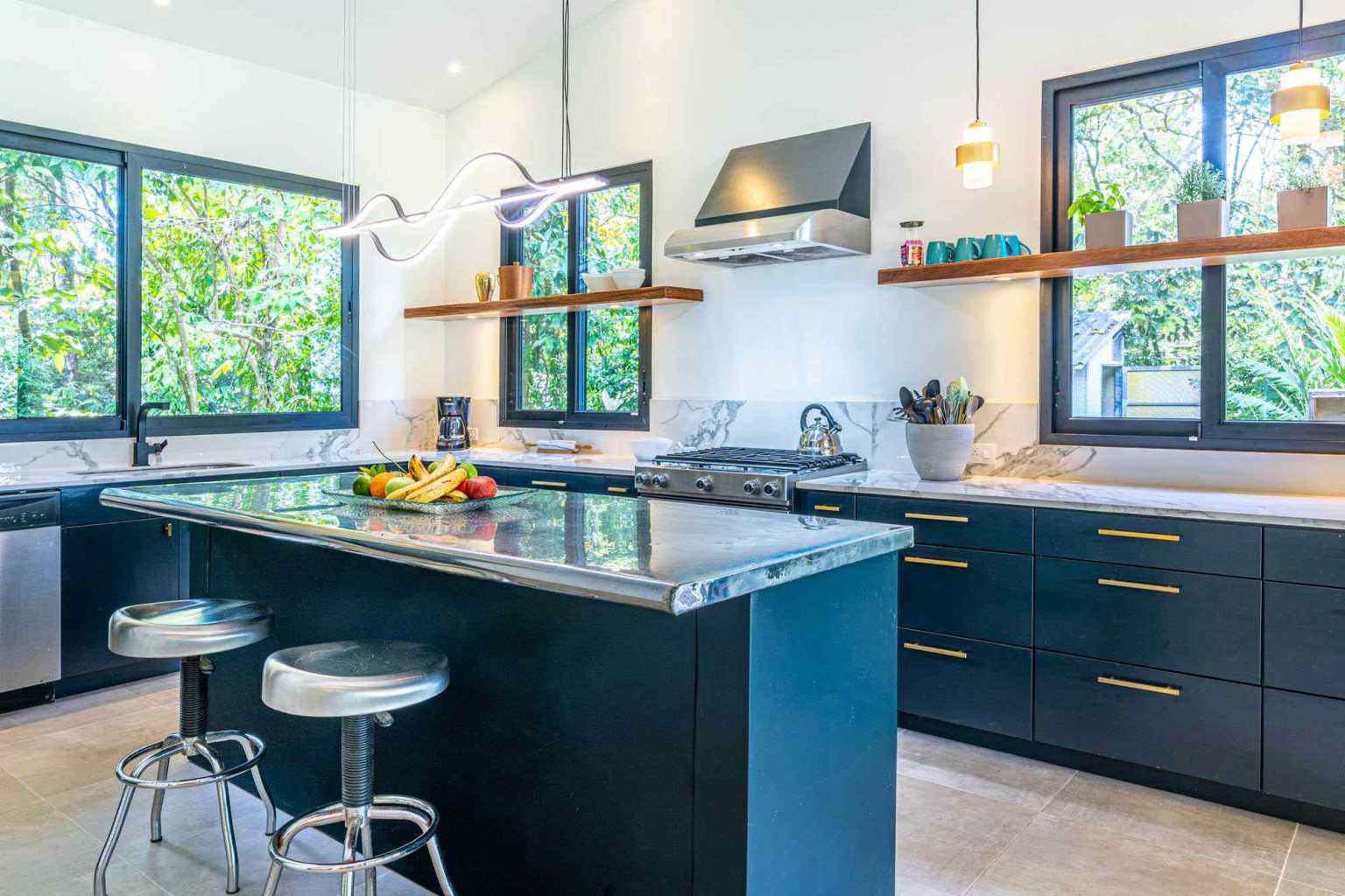 41105 (67) Estate Property in Prime Escaleras Area with Multi-Use Options, Perfect for Residential or Small Hotel in Escalares above Dominicalito Costa Rica