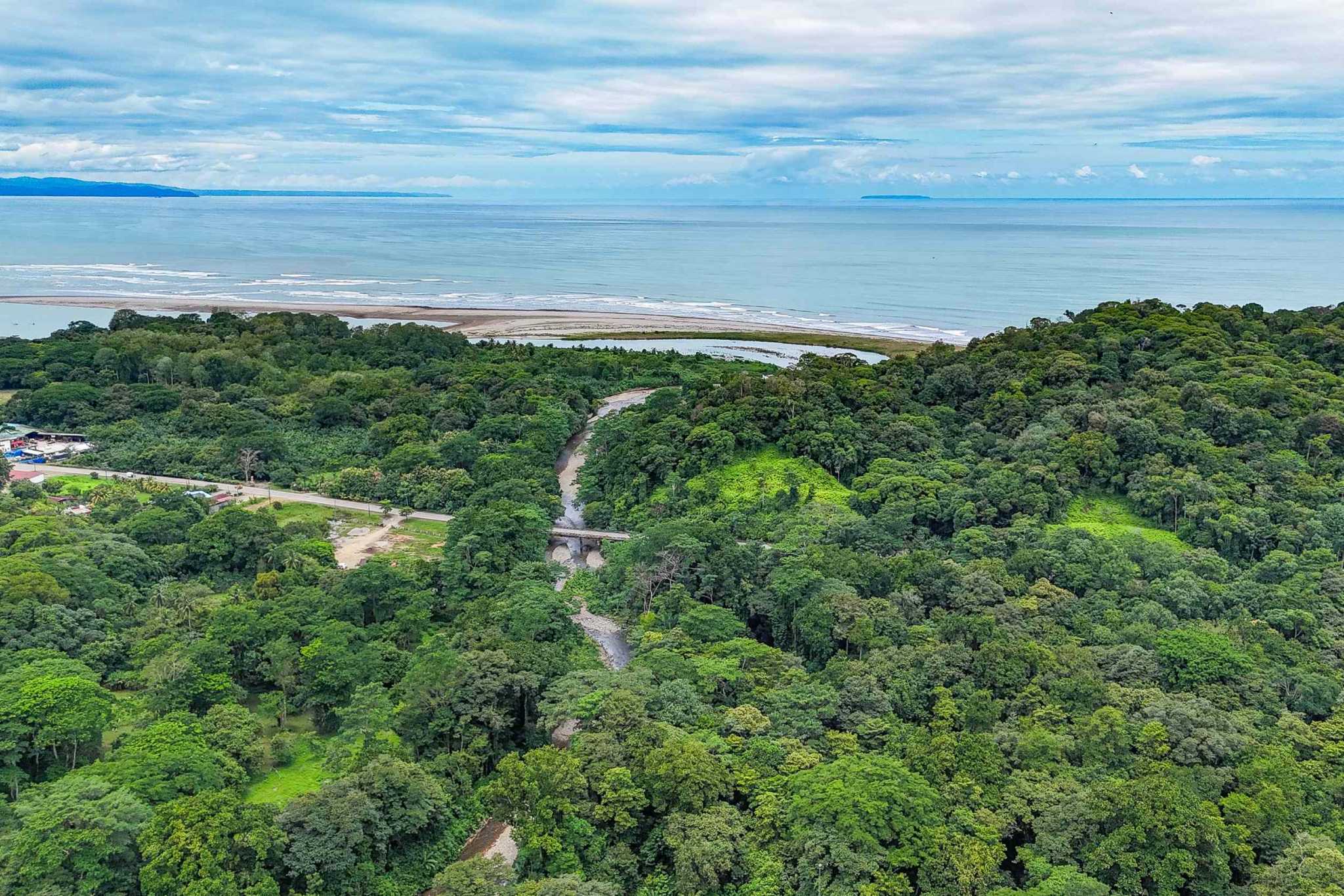 41167 (23) Large 2.1 Acre Jungle Property with a 1-Bed home & Numerous Additional Building Sites on Cinco Ventanas Road in Ojochal Costa Rica