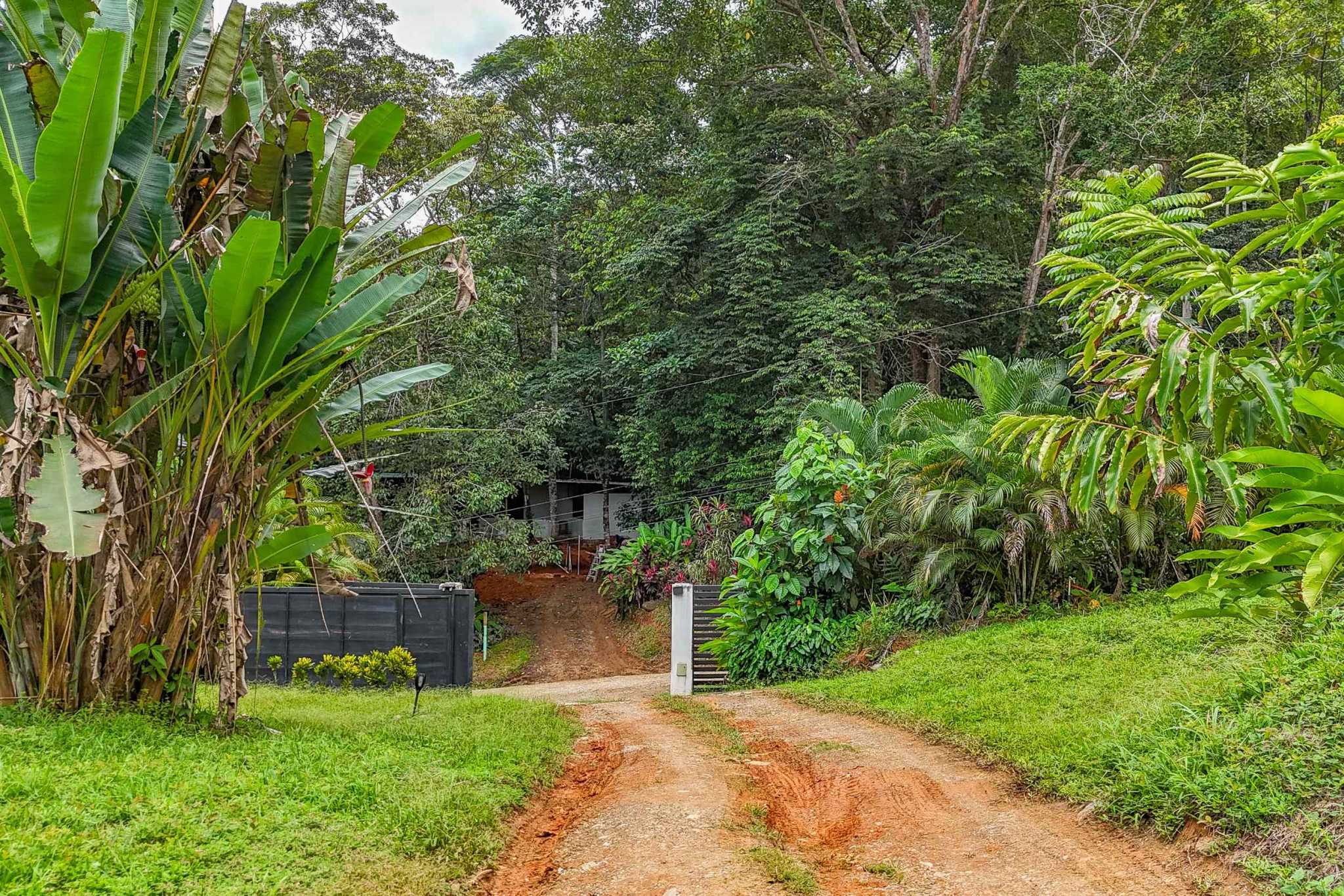 41167 (3) Large 2.1 Acre Jungle Property with a 1-Bed home & Numerous Additional Building Sites on Cinco Ventanas Road in Ojochal Costa Rica