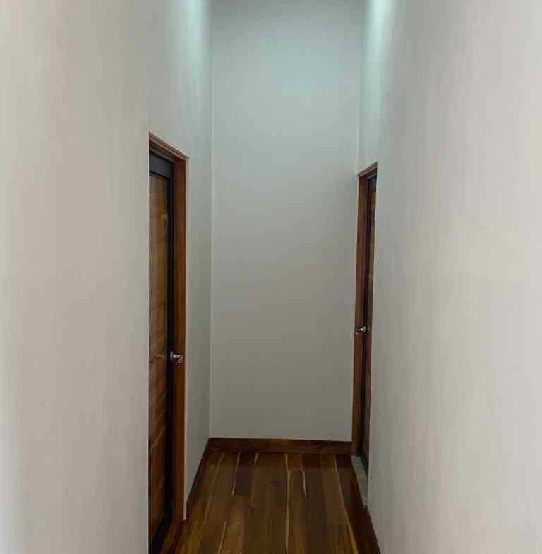 768