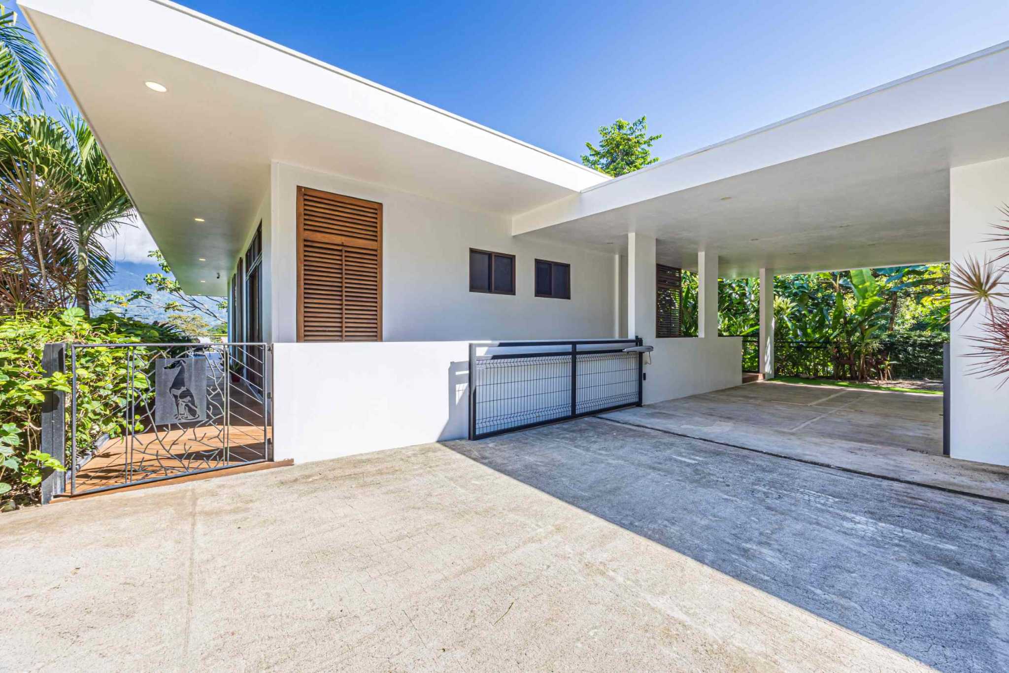 Stunning Mountain & Ocean Views in a 3-Bedroom Luxury Home on Calle Perezoso in Ojochal Costa Rica