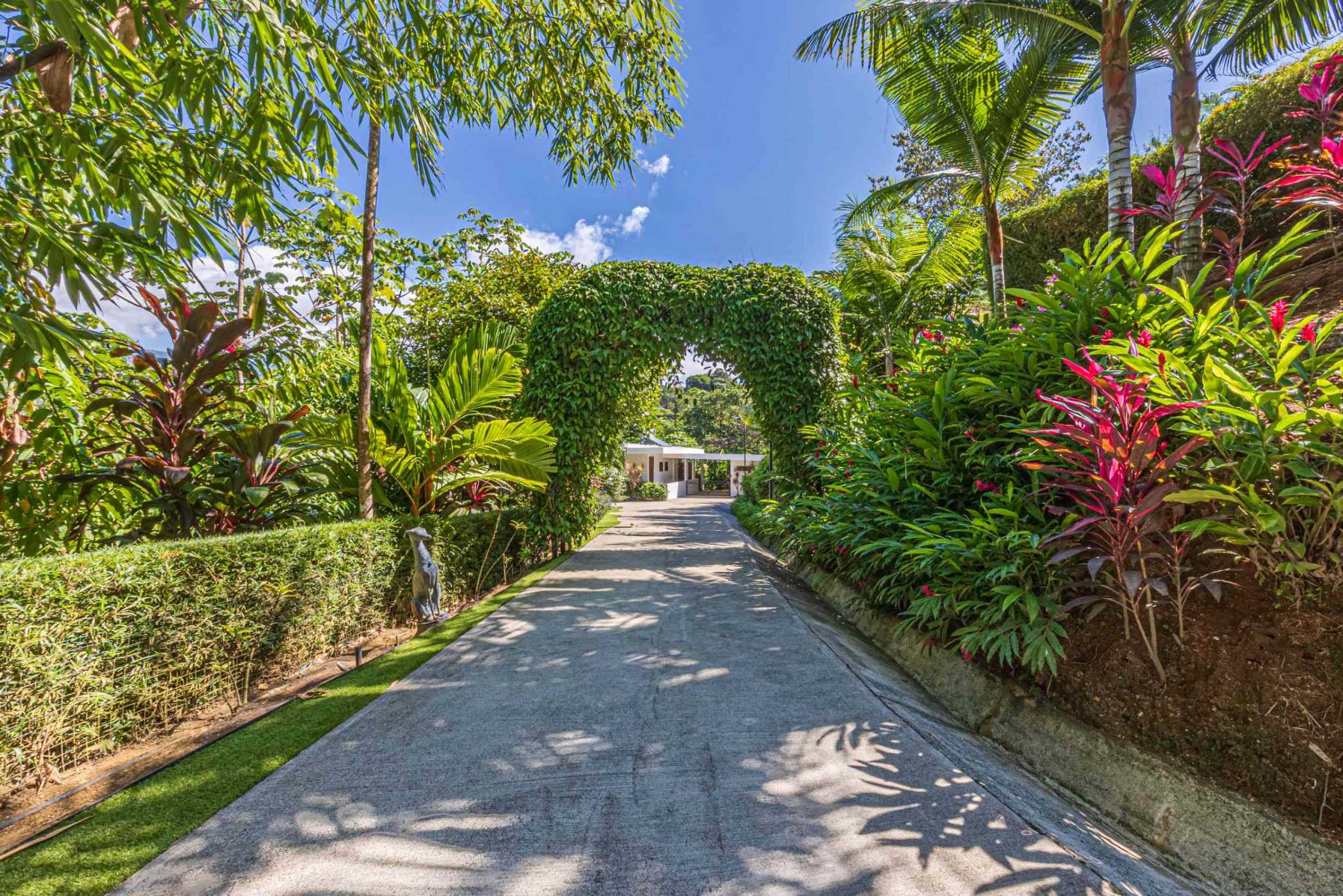Stunning Mountain & Ocean Views in a 3-Bedroom Luxury Home on Calle Perezoso in Ojochal Costa Rica