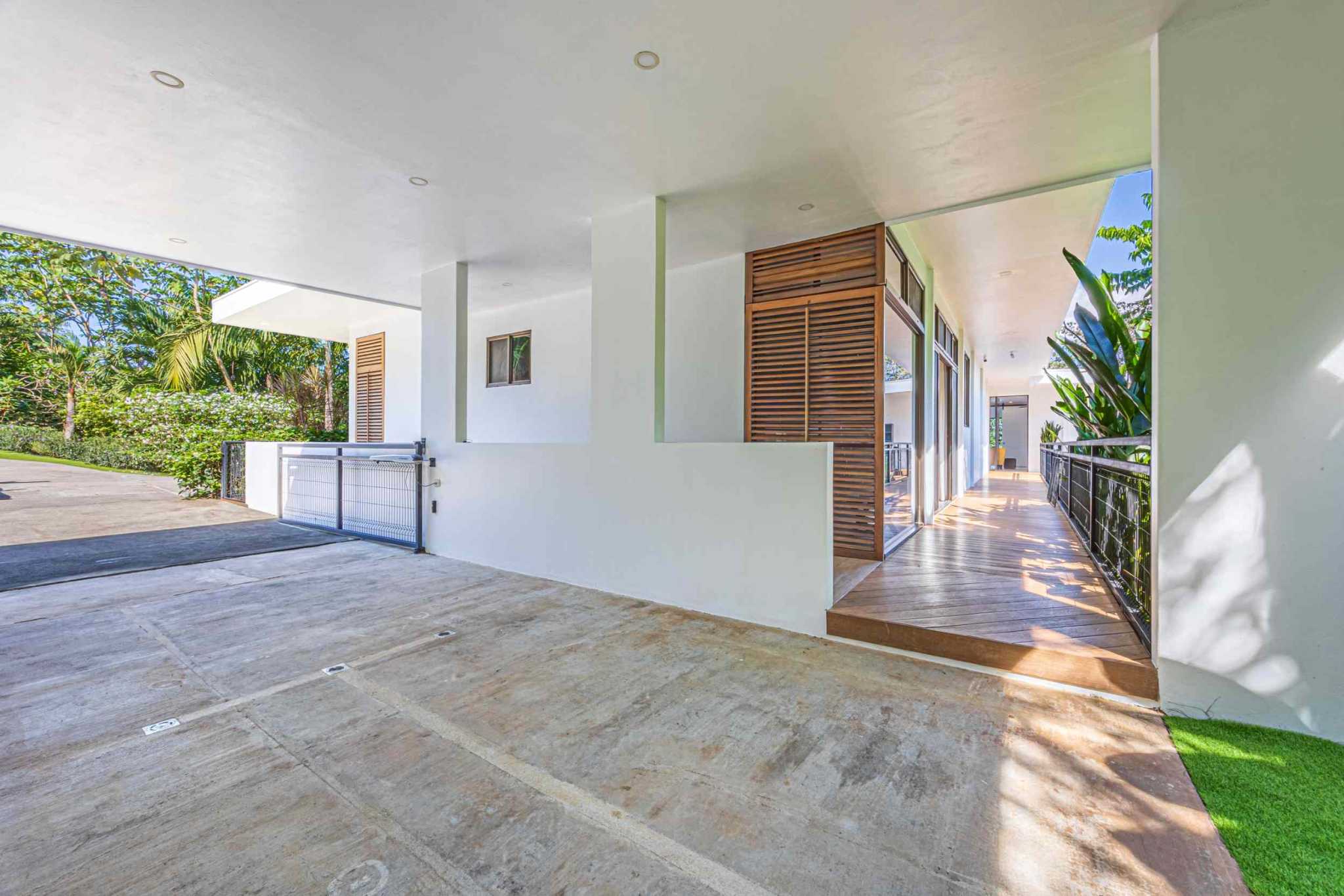 Stunning Mountain & Ocean Views in a 3-Bedroom Luxury Home on Calle Perezoso in Ojochal Costa Rica