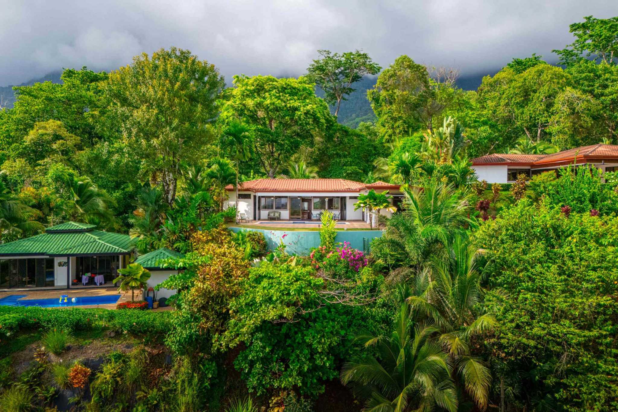 42704 (1) Home with 3-Bedrooms, Pool & Expansive Ocean Views in Central Ojochal Costa Rica