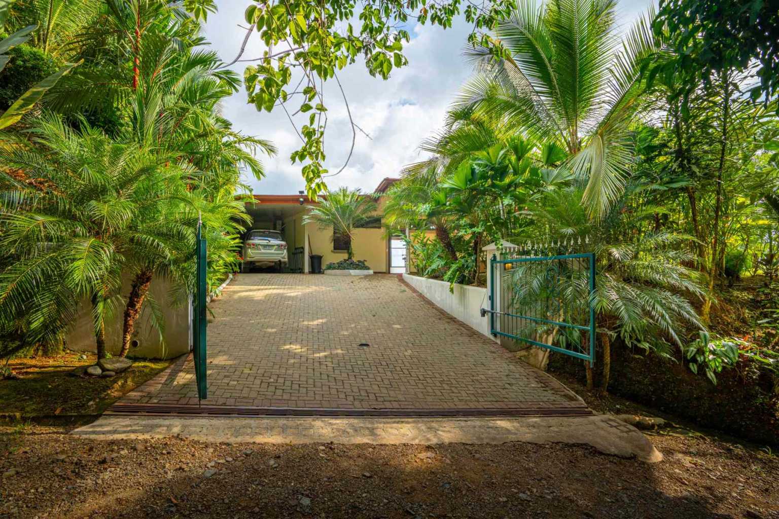 42704 (46) Home with 3-Bedrooms, Pool & Expansive Ocean Views in Central Ojochal Costa Rica