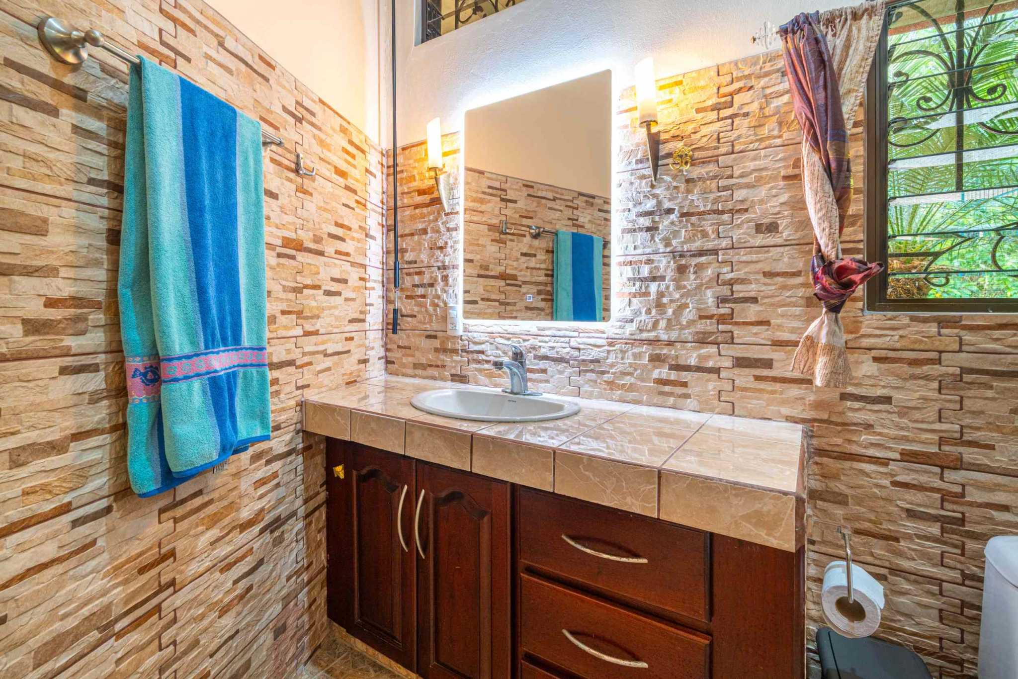 42704 (28) Home with 3-Bedrooms, Pool & Expansive Ocean Views in Central Ojochal Costa Rica
