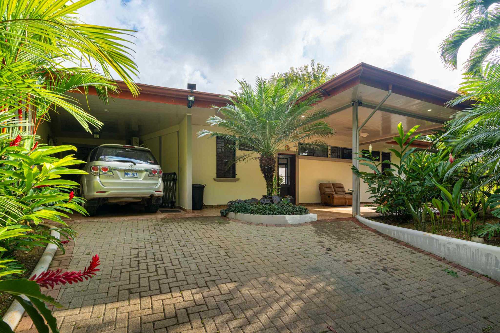 42704 (48) Home with 3-Bedrooms, Pool & Expansive Ocean Views in Central Ojochal Costa Rica