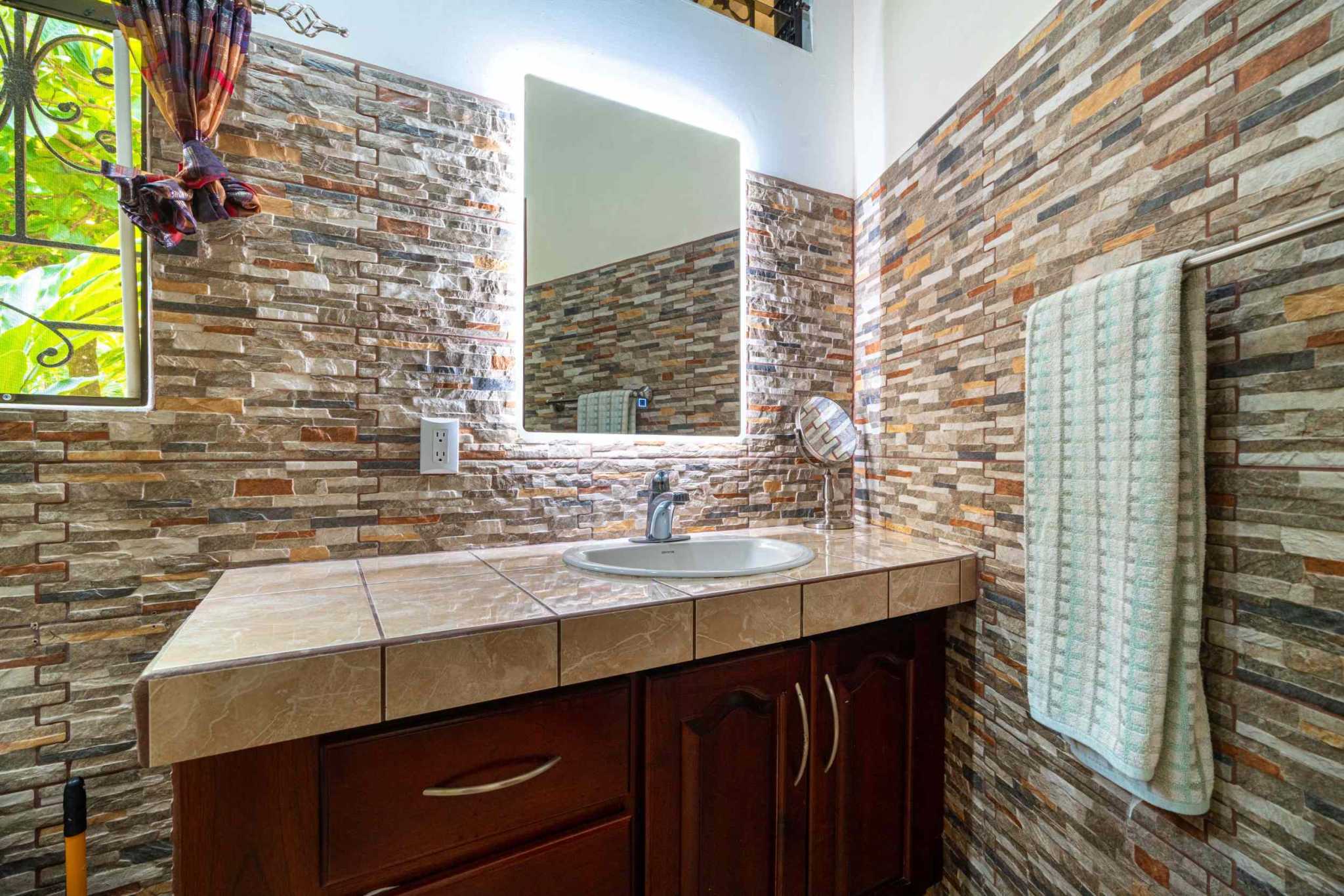42704 (63) Home with 3-Bedrooms, Pool & Expansive Ocean Views in Central Ojochal Costa Rica