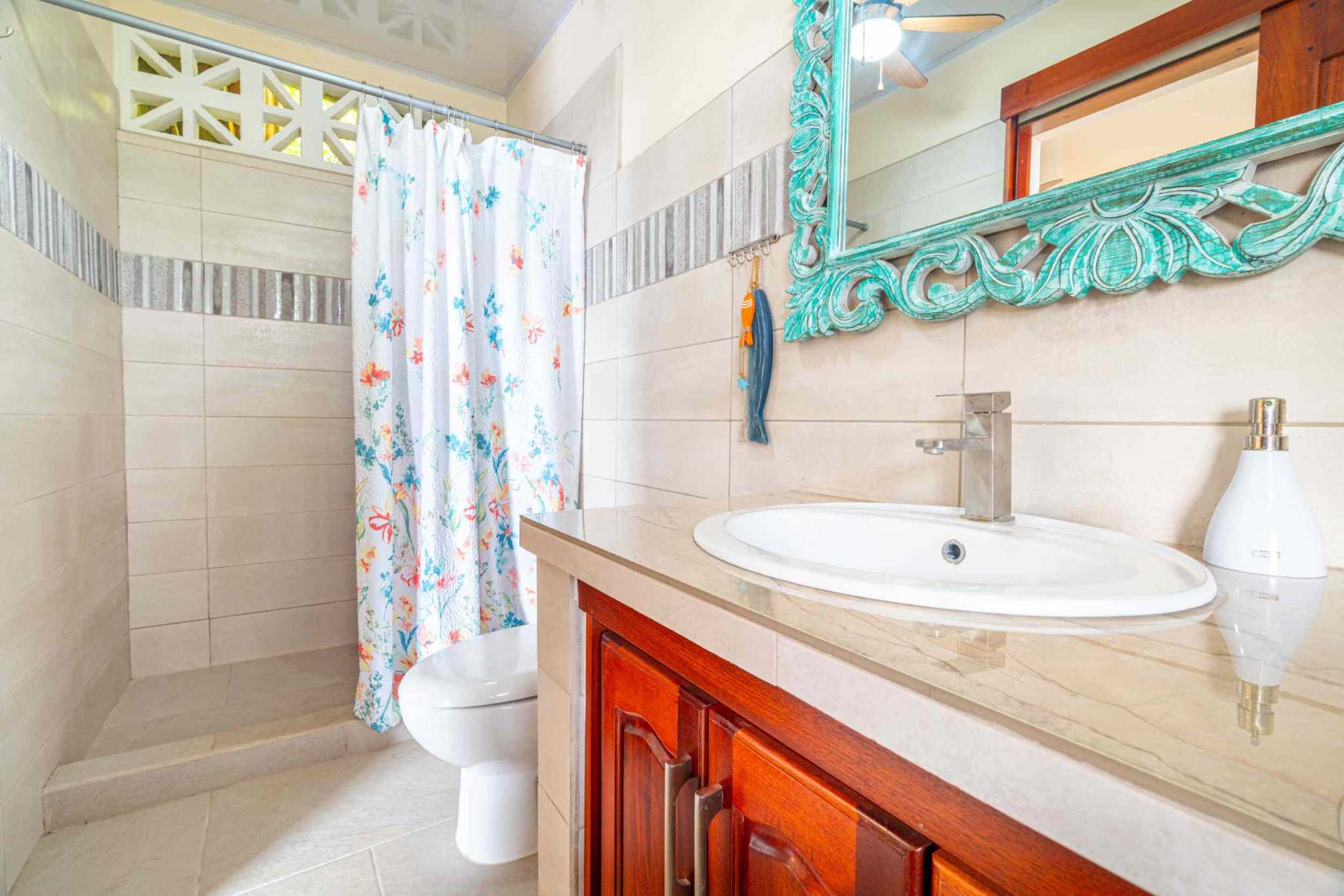 42704 (37) Home with 3-Bedrooms, Pool & Expansive Ocean Views in Central Ojochal Costa Rica
